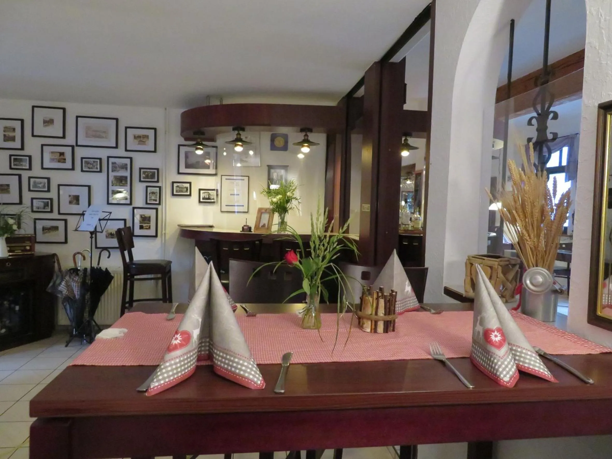 Restaurant/places to eat in Rhodaer Grund