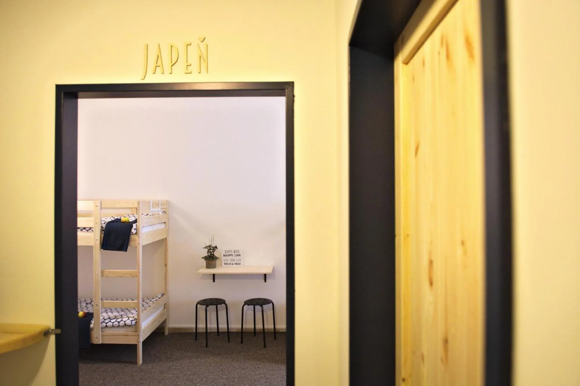 Logo/Certificate/Sign, Bed in GRAN hostel