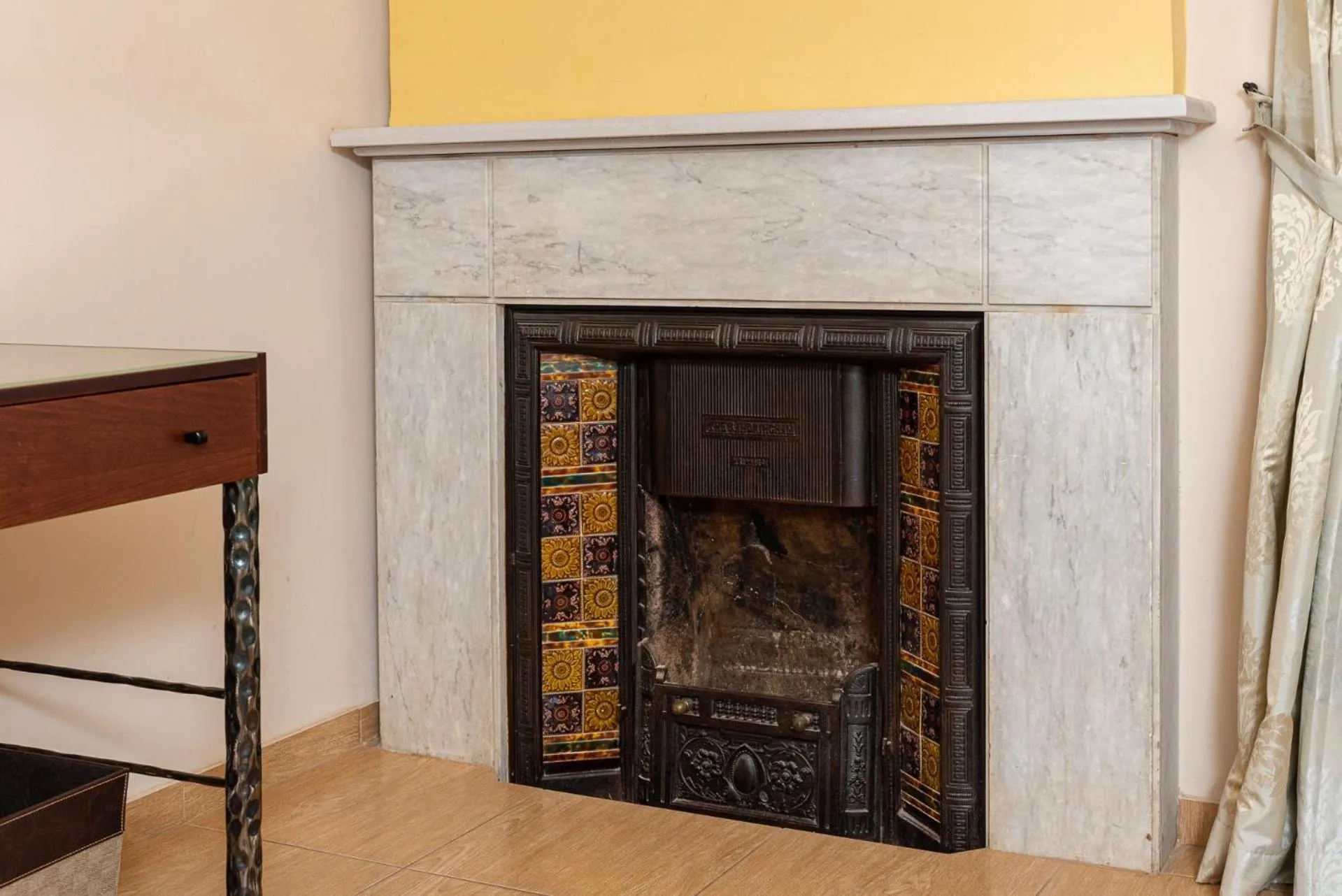 Decorative detail in Sourediko