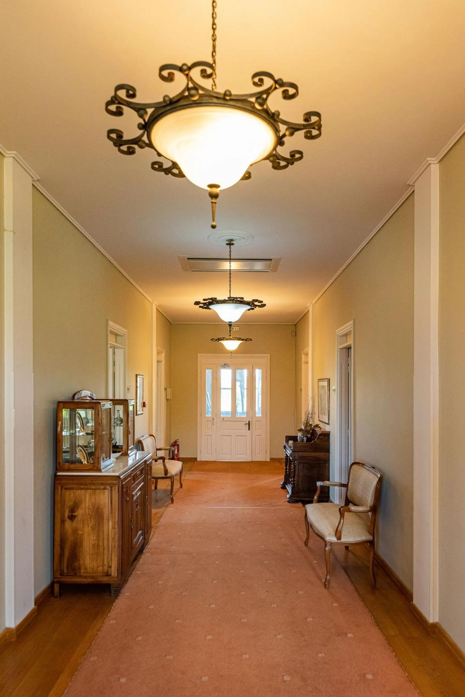 Seating area in Sourediko