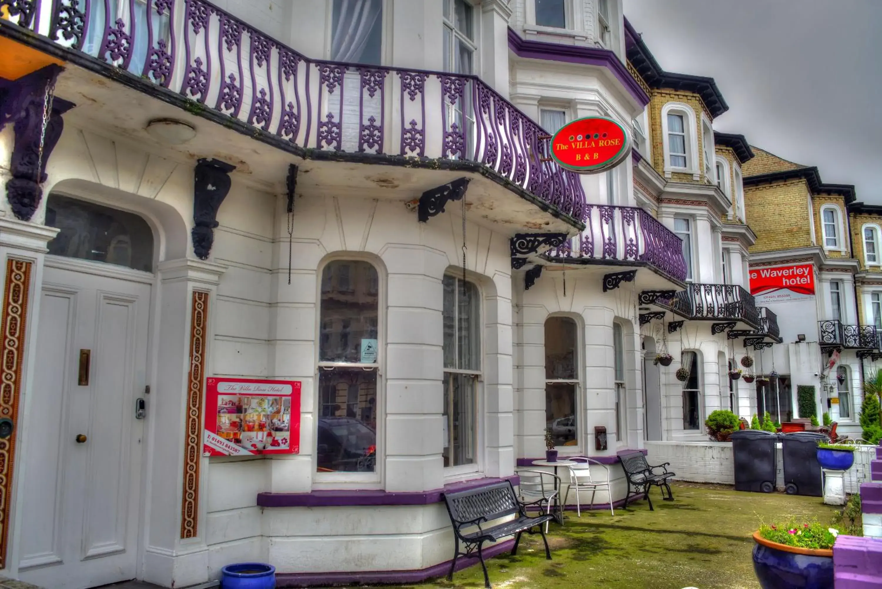 Facade/entrance in Villa Rose Facade/entrance in Villa Rose