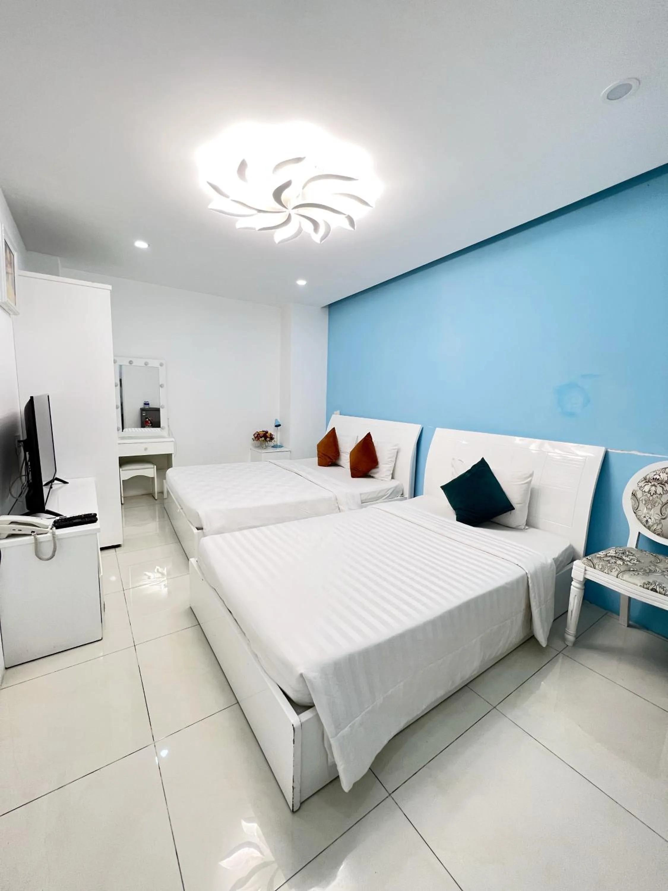Bed in Valentine Luxury hotel - 31 Bui Vien Street