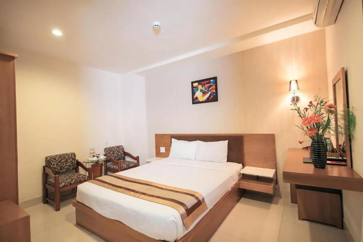 Bed in Valentine Luxury hotel - 31 Bui Vien Street