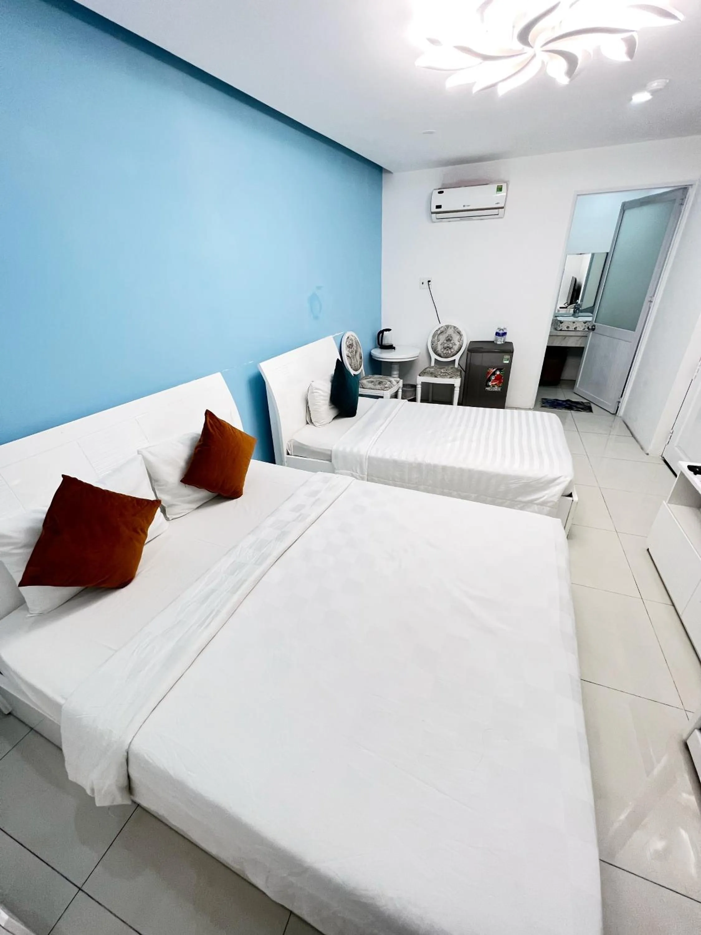 Bed in Valentine Luxury hotel - 31 Bui Vien Street