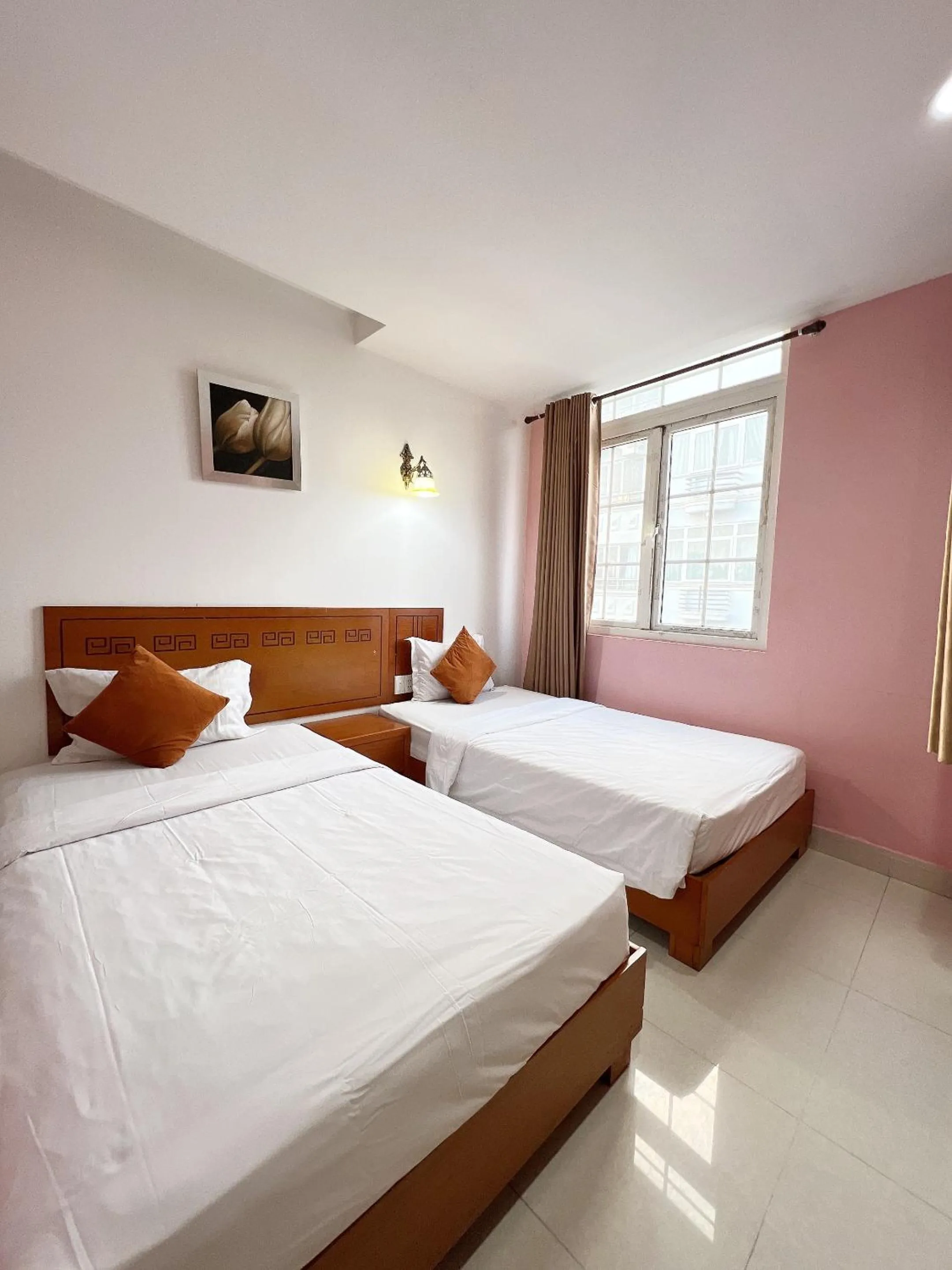 Bedroom, Bed in Valentine Luxury hotel - 31 Bui Vien Street