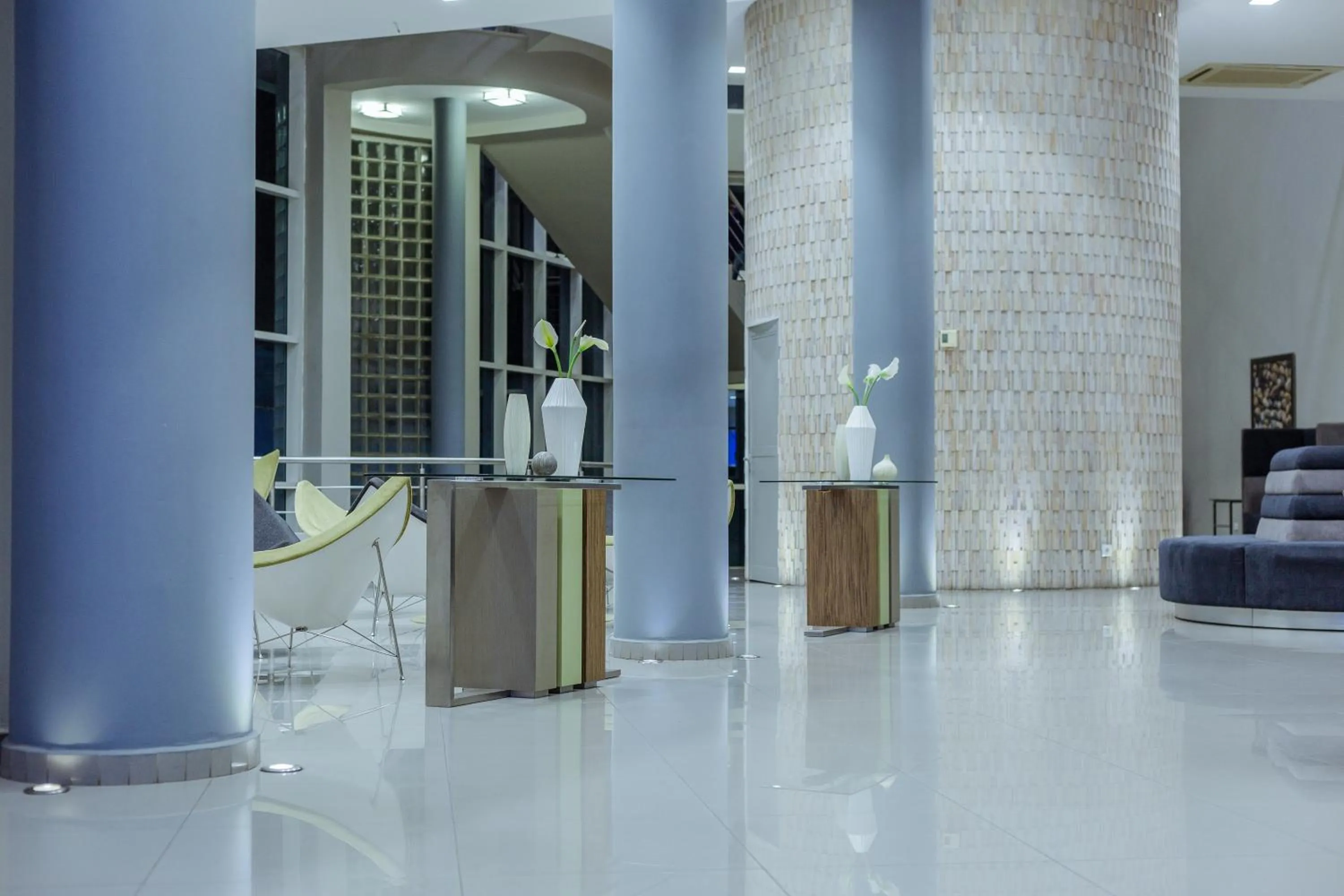 Seating area in Hotel Milenio