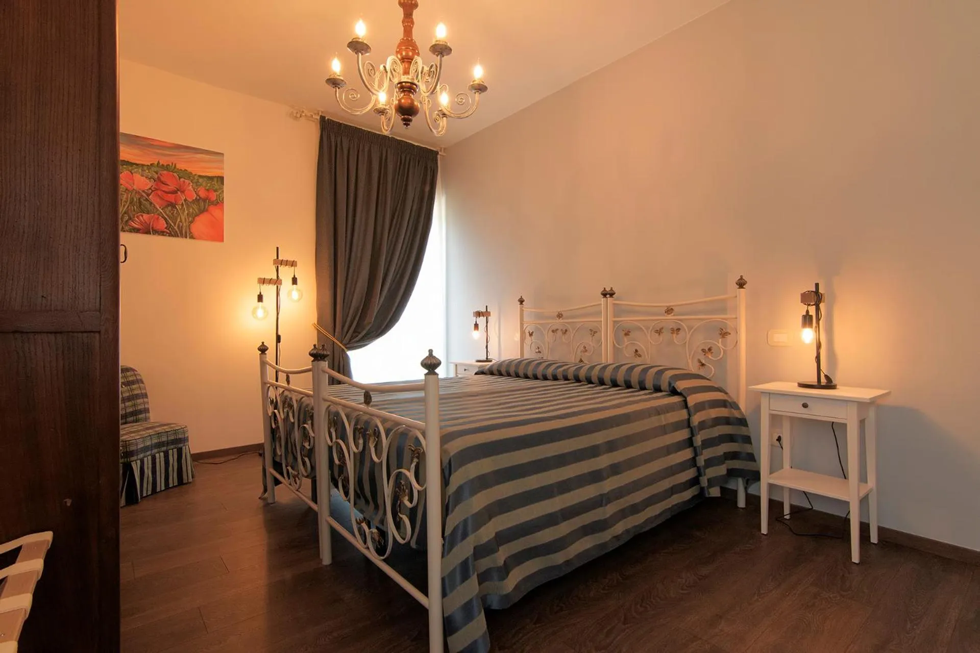 Photo of the whole room, Bed in San Paterno B&B