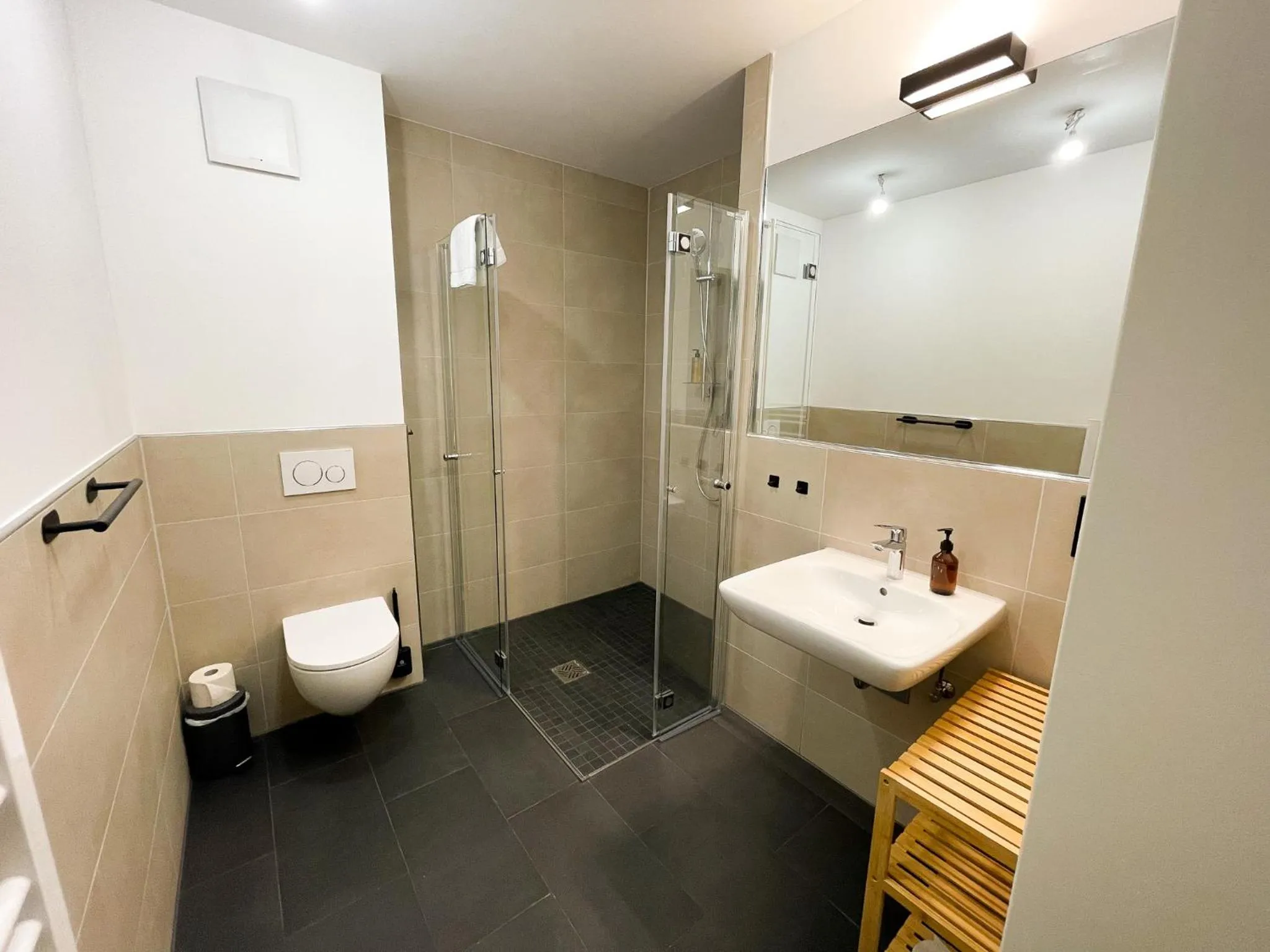 Shower in HOLI City Apart Hotel Berlin