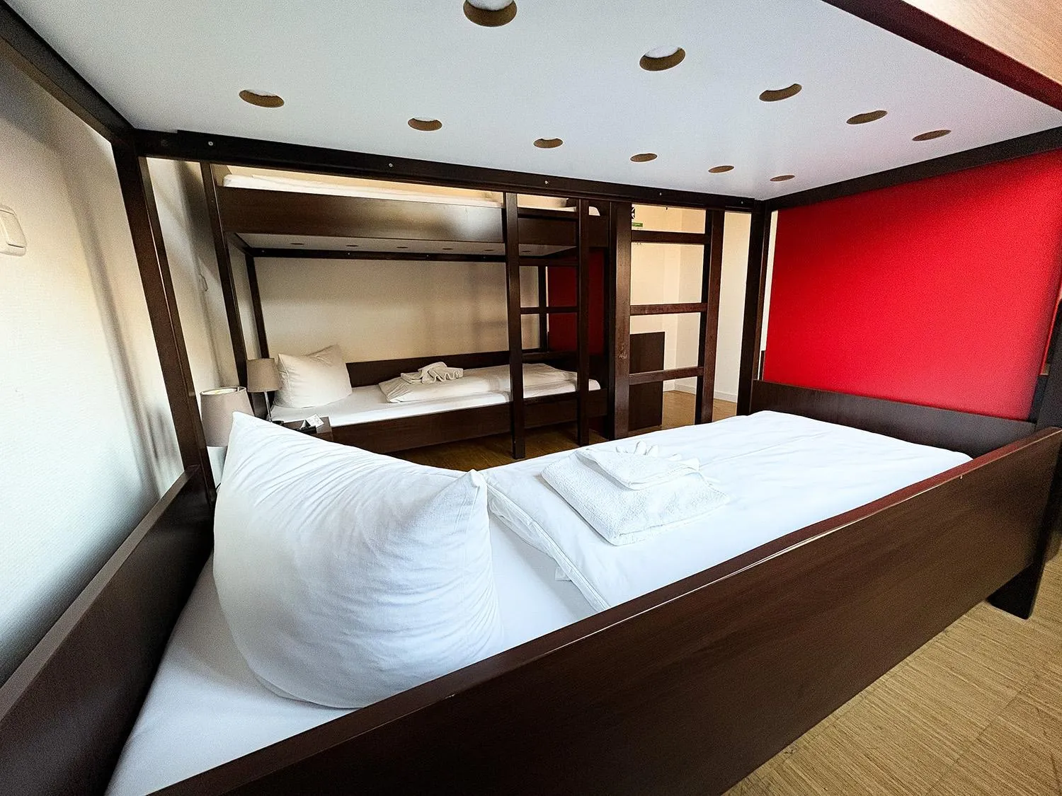 Bed in HOLI City Apart Hotel Berlin