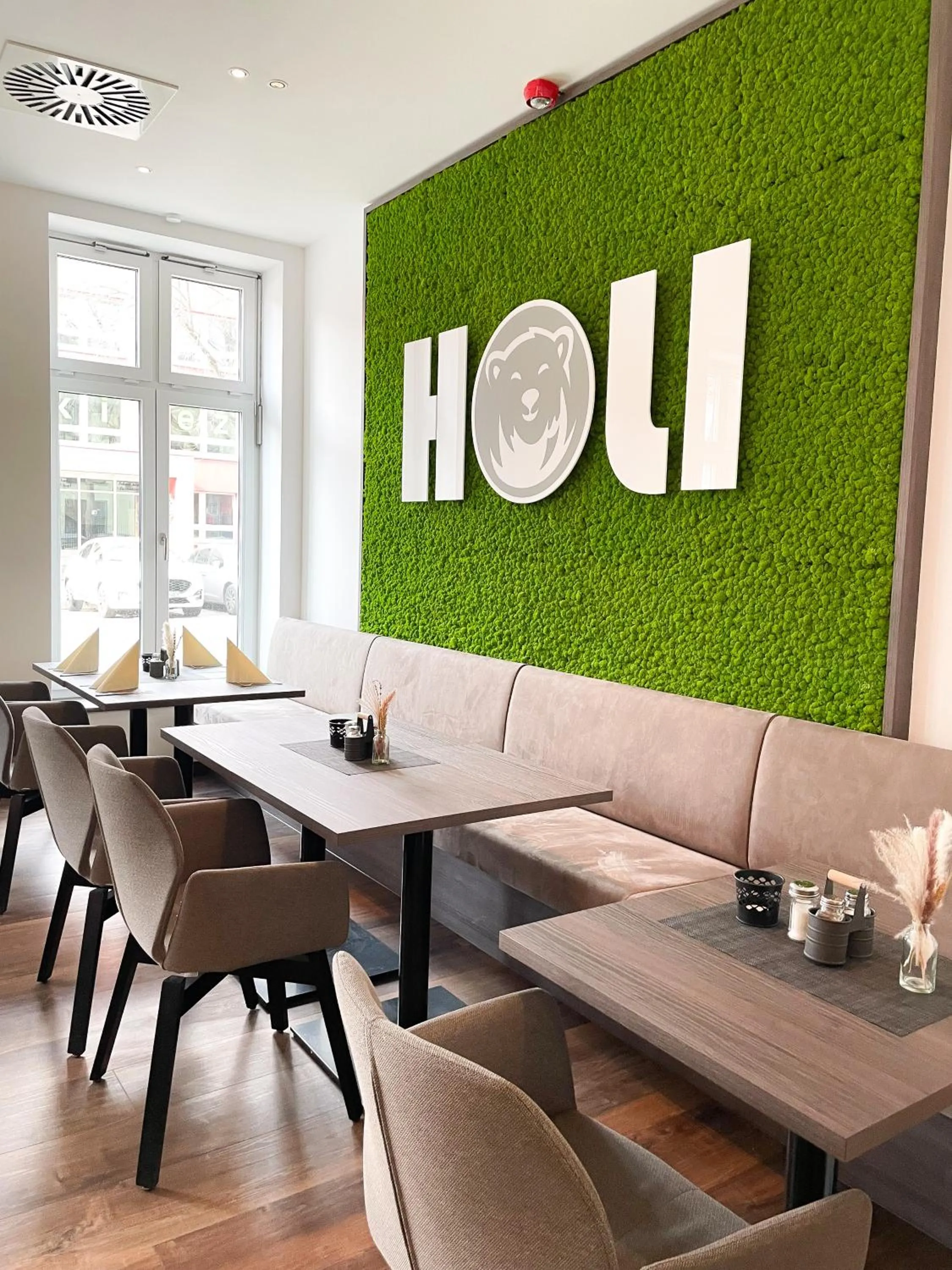 Restaurant/places to eat in HOLI City Apart Hotel Berlin