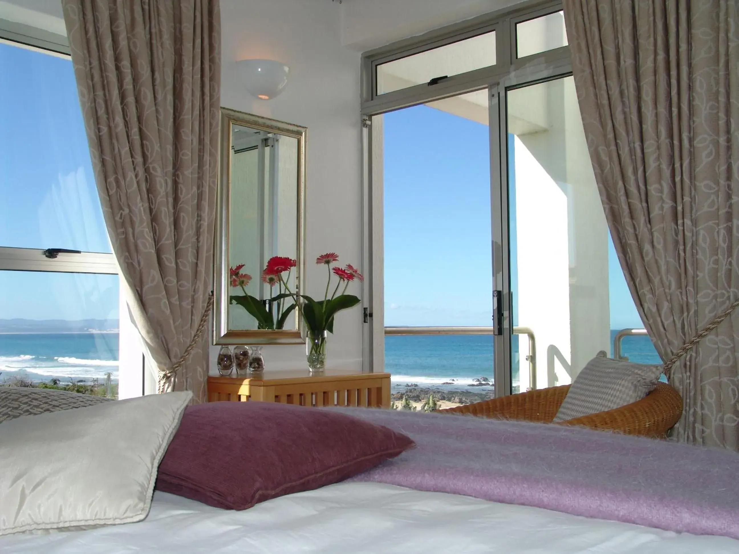 Bed in Diaz 15 House on the Bay Bed in Diaz 15 House on the Bay