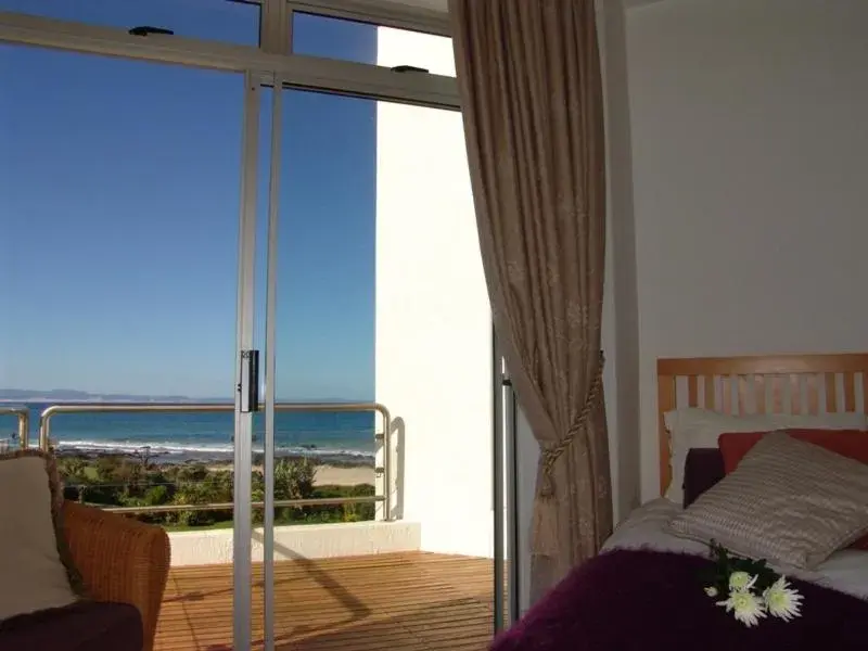 Day, Bed in Diaz 15 House on the Bay Day, Bed in Diaz 15 House on the Bay