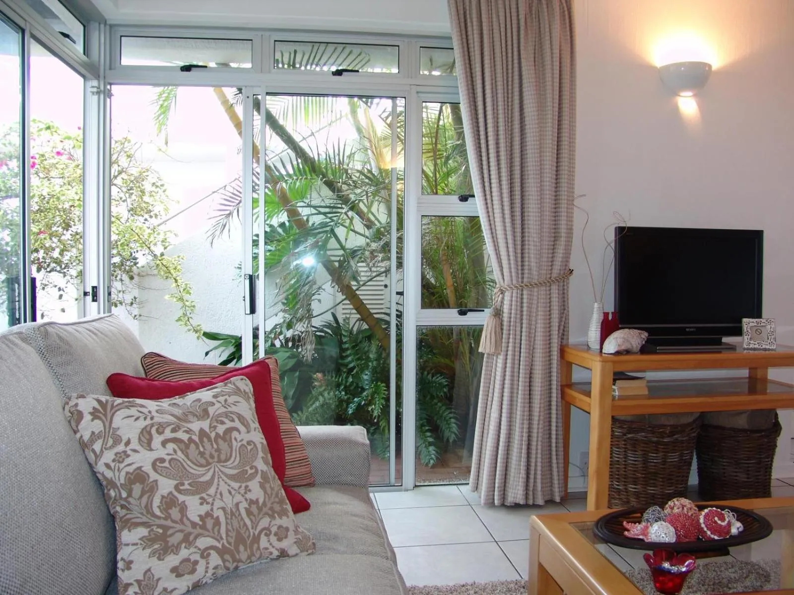 Diaz 15 House on the Bay