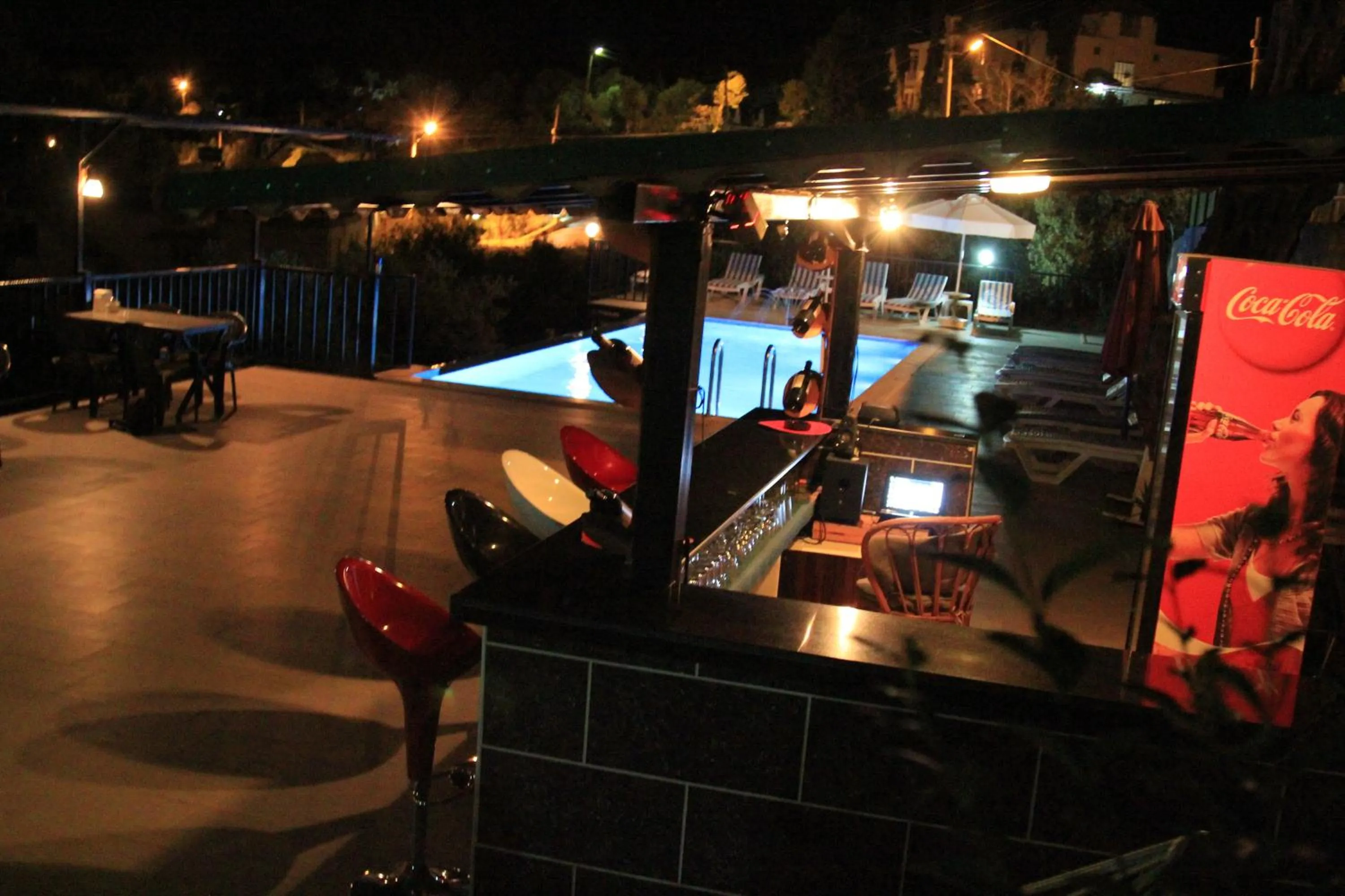 Restaurant/places to eat in Hotel Sema