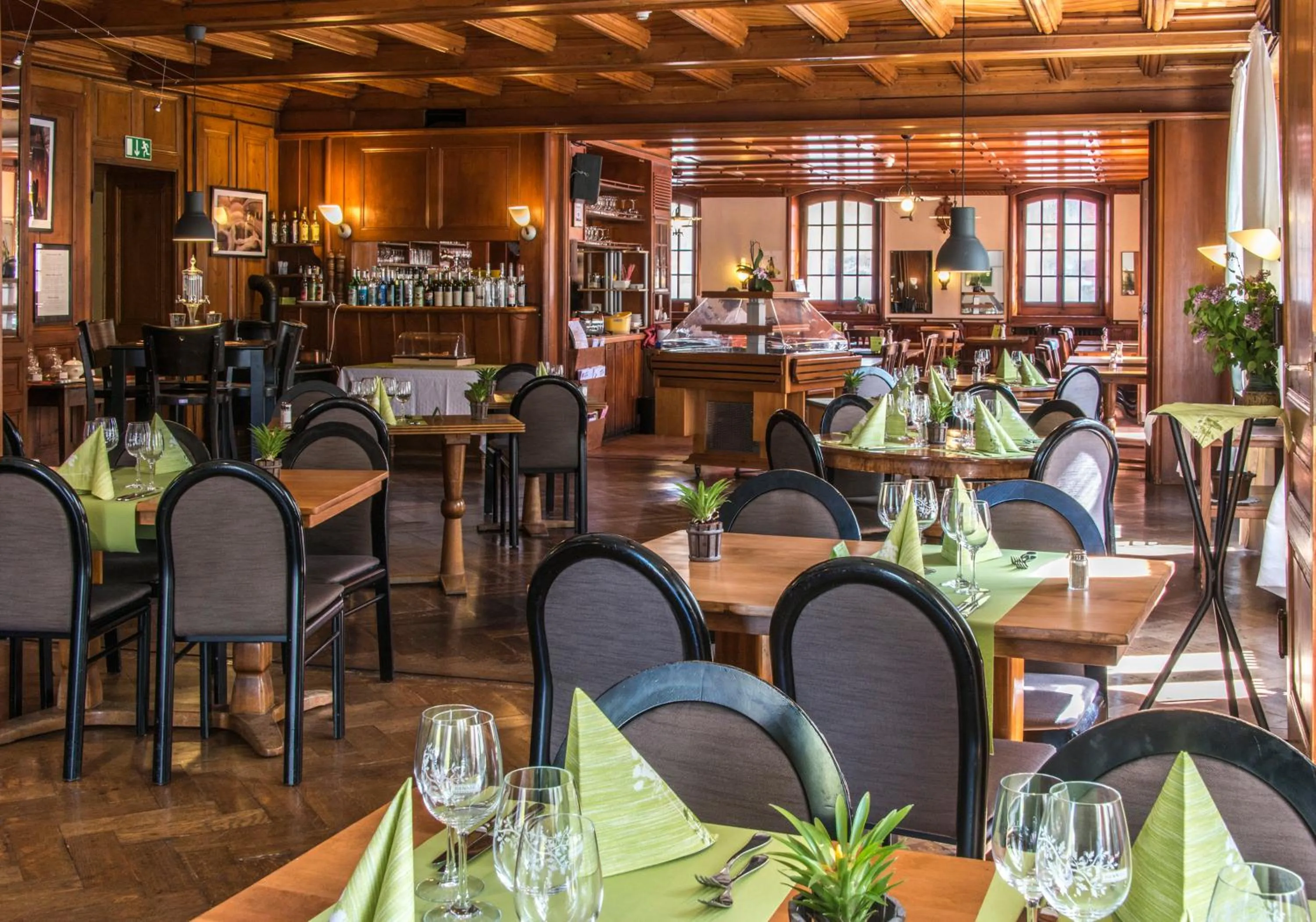 Restaurant/places to eat in Hôtel de l'Aigle