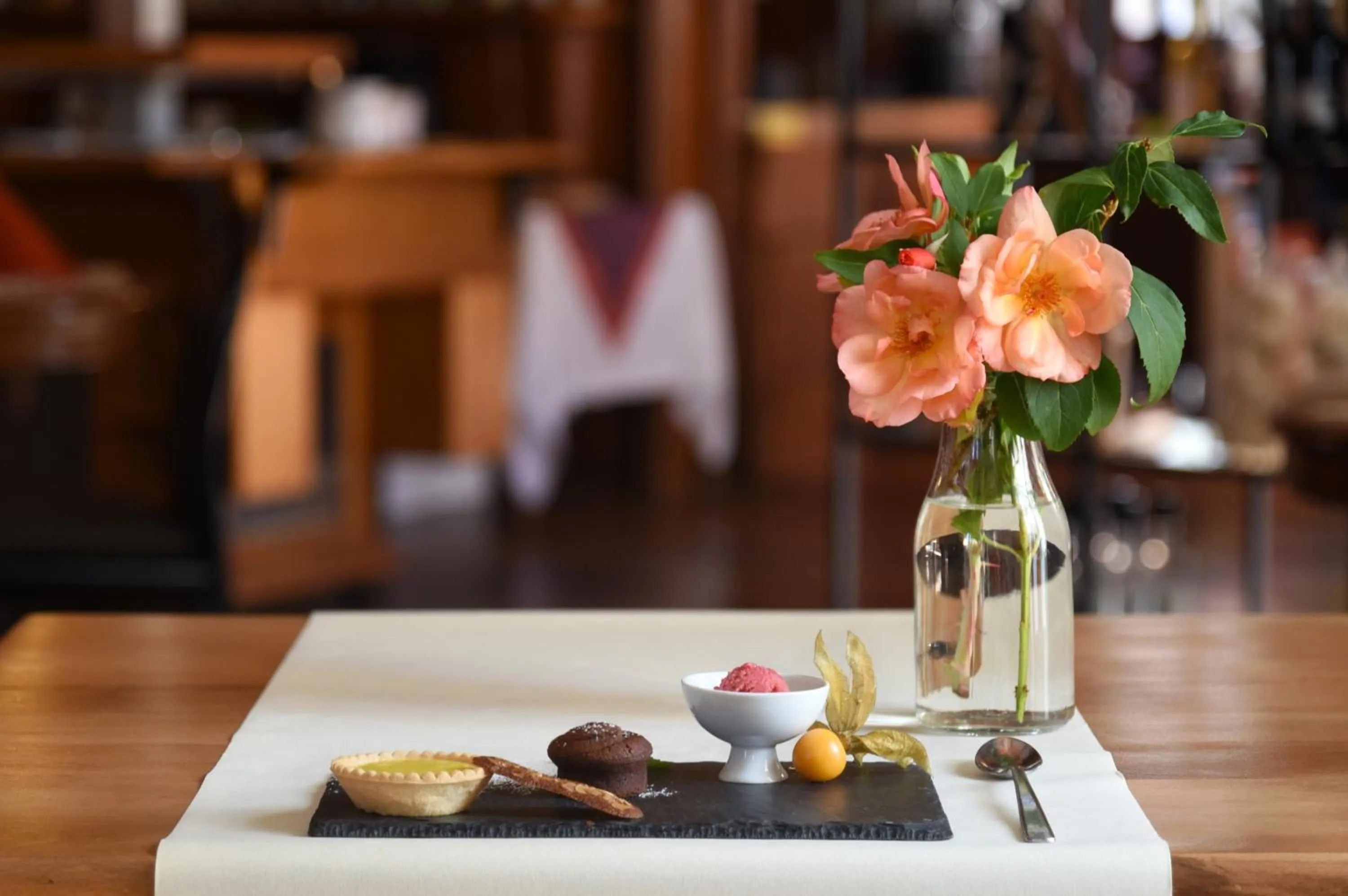 Food and drinks in Hôtel de l'Aigle