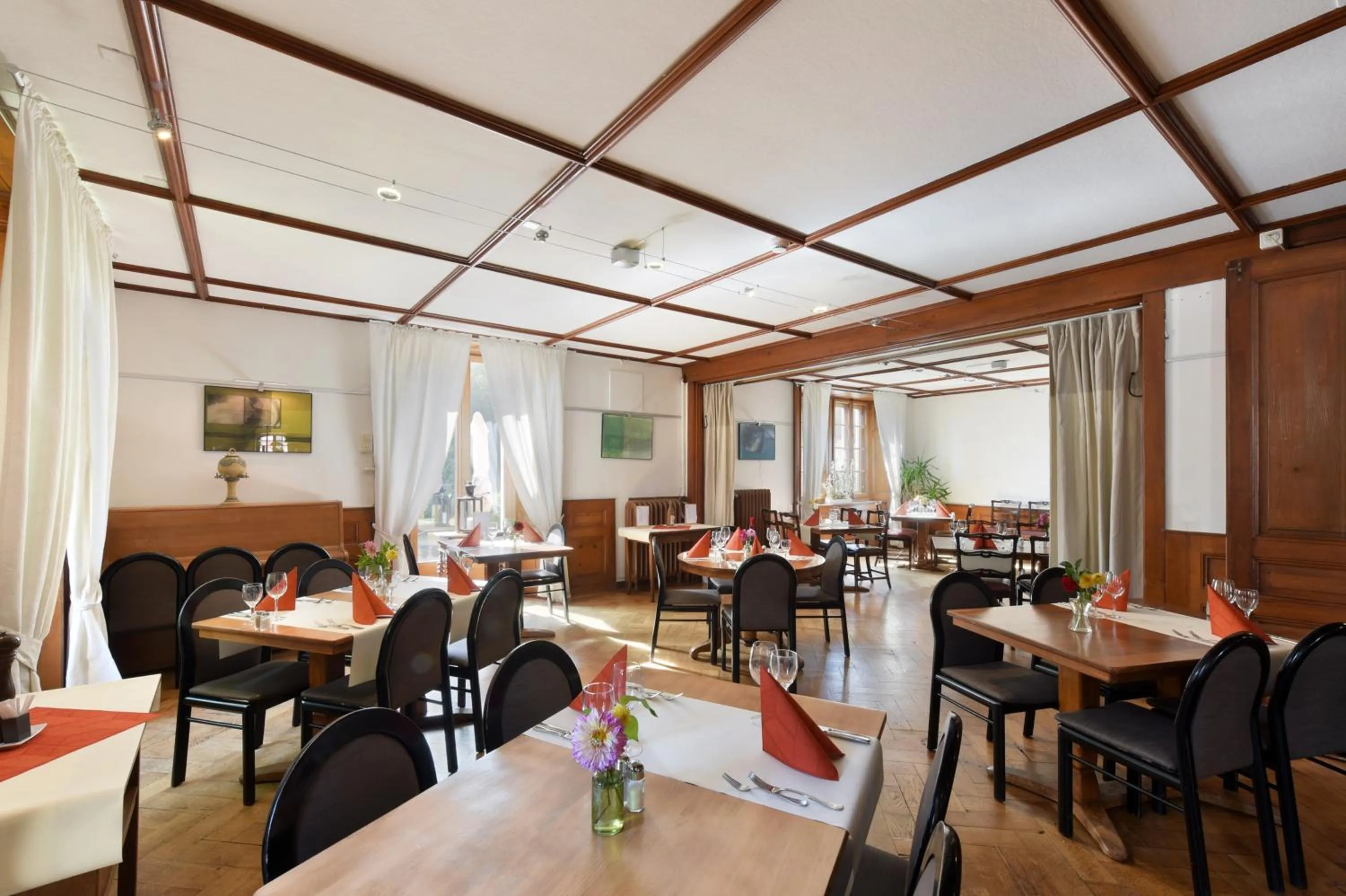 Restaurant/places to eat in Hôtel de l'Aigle