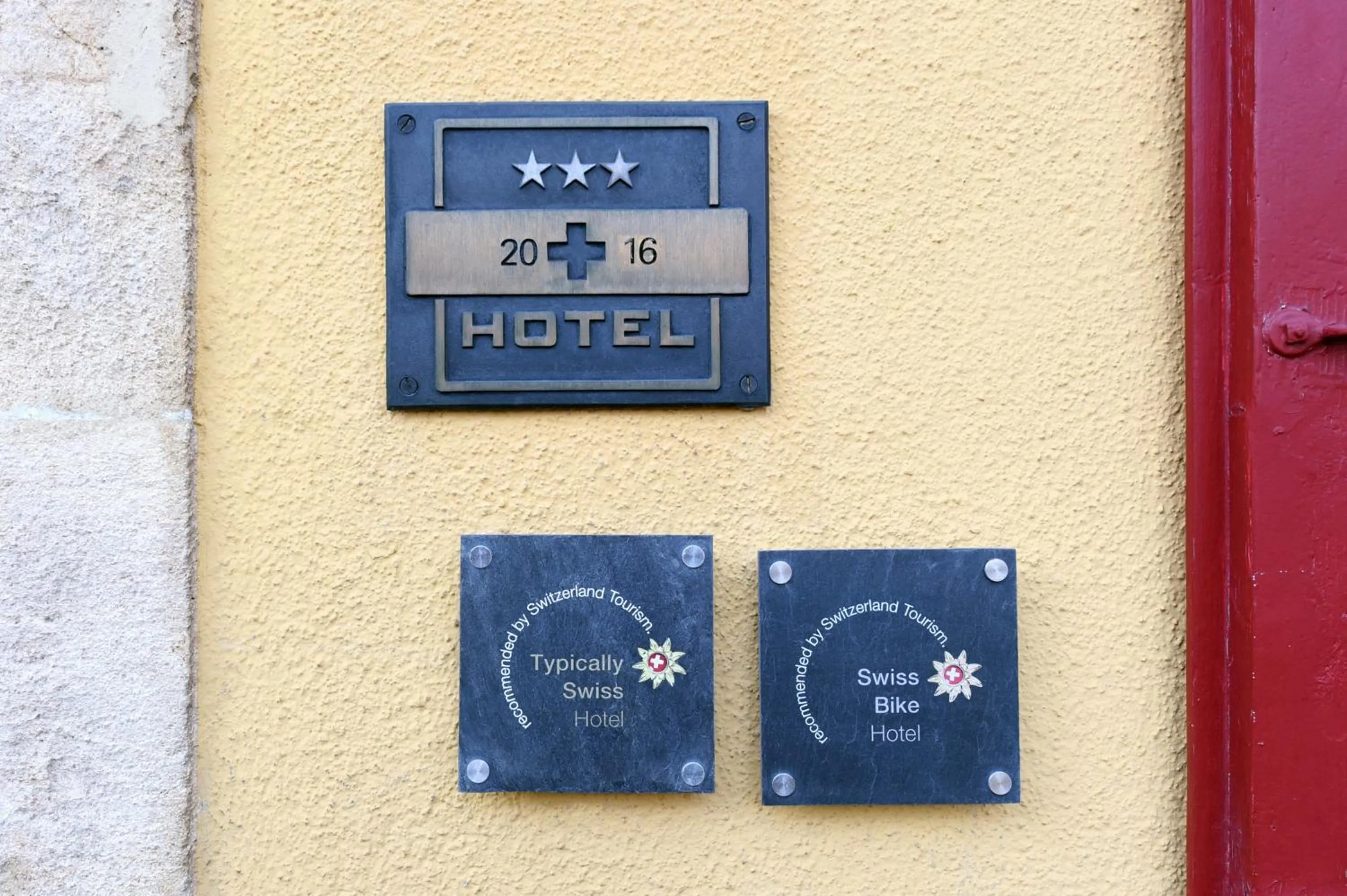 Logo/Certificate/Sign in Hôtel de l'Aigle