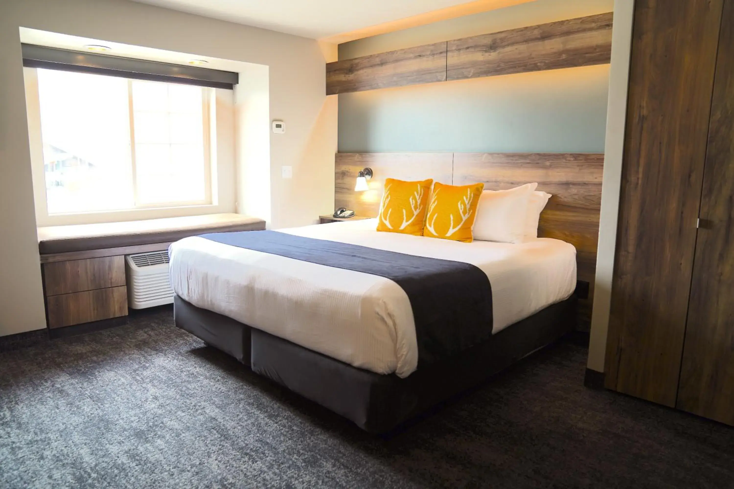 King Suite in Hotel Ruby Sandpoint King Suite in Hotel Ruby Sandpoint