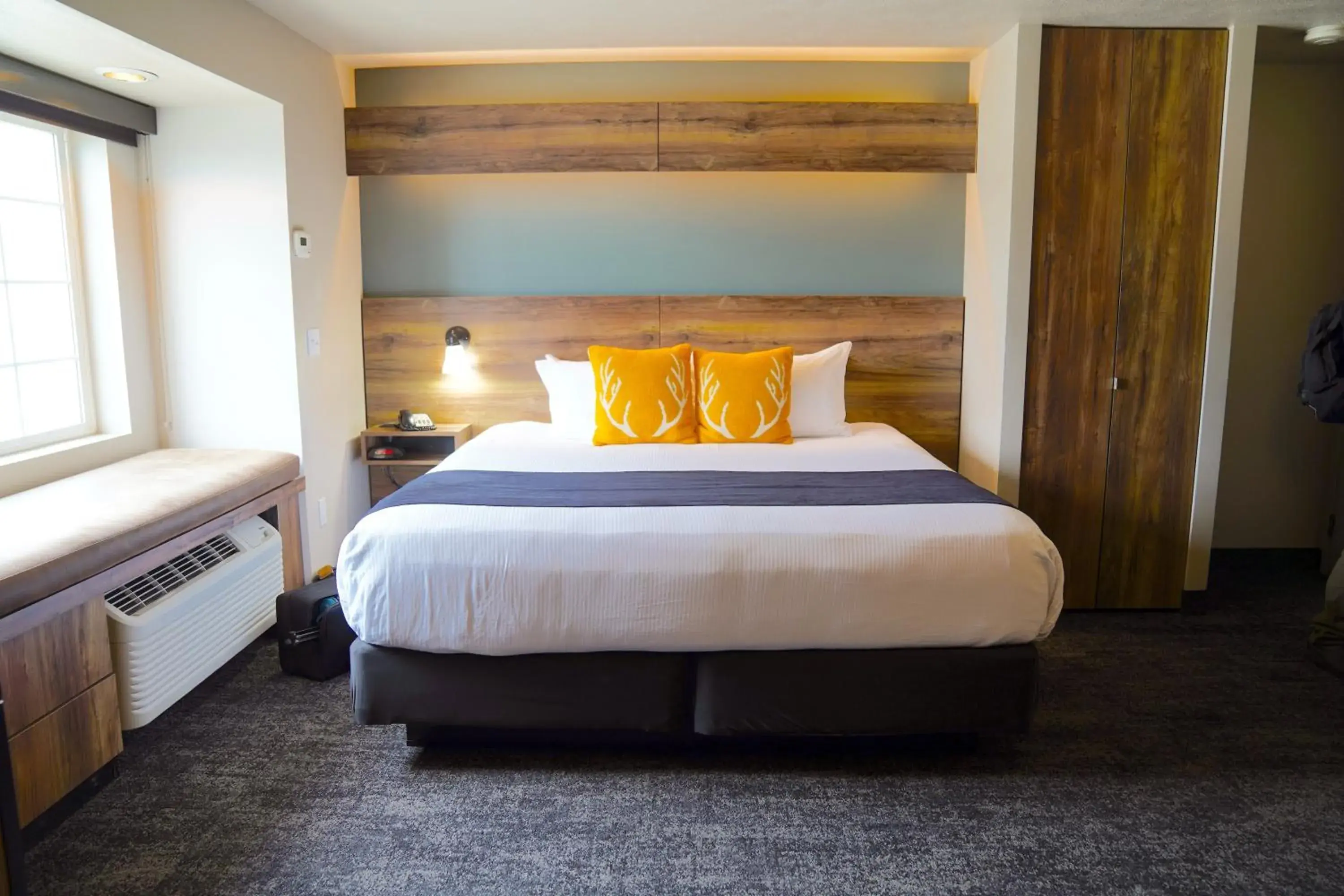 Bedroom, Bed in Hotel Ruby Sandpoint Bedroom, Bed in Hotel Ruby Sandpoint