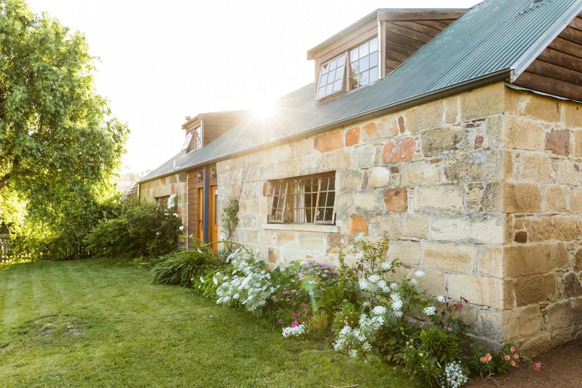 Property building in Daisy Bank Cottages