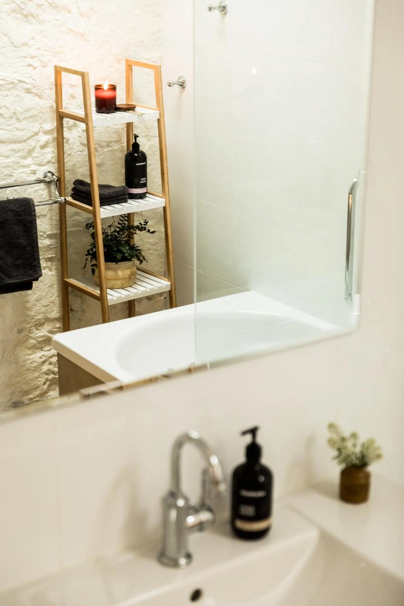 Bathroom in Daisy Bank Cottages