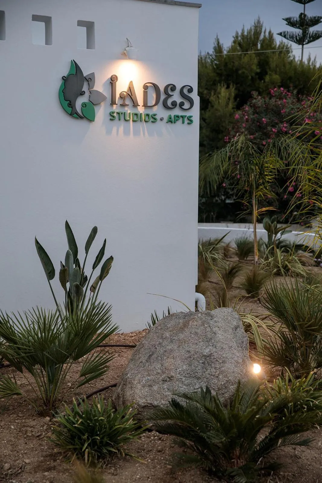 Iades Studios & Apartments