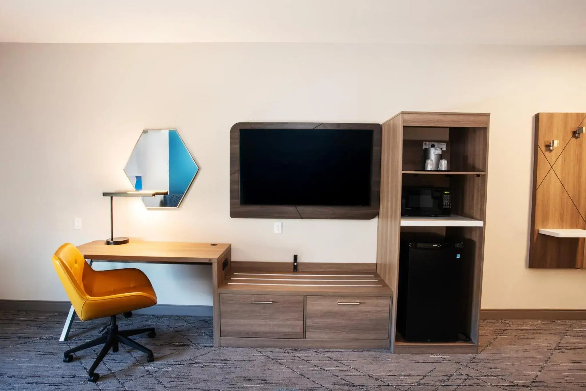 Photo of the whole room in Holiday Inn Express & Suites Las Cruces North Photo of the whole room in Holiday Inn Express & Suites Las Cruces North