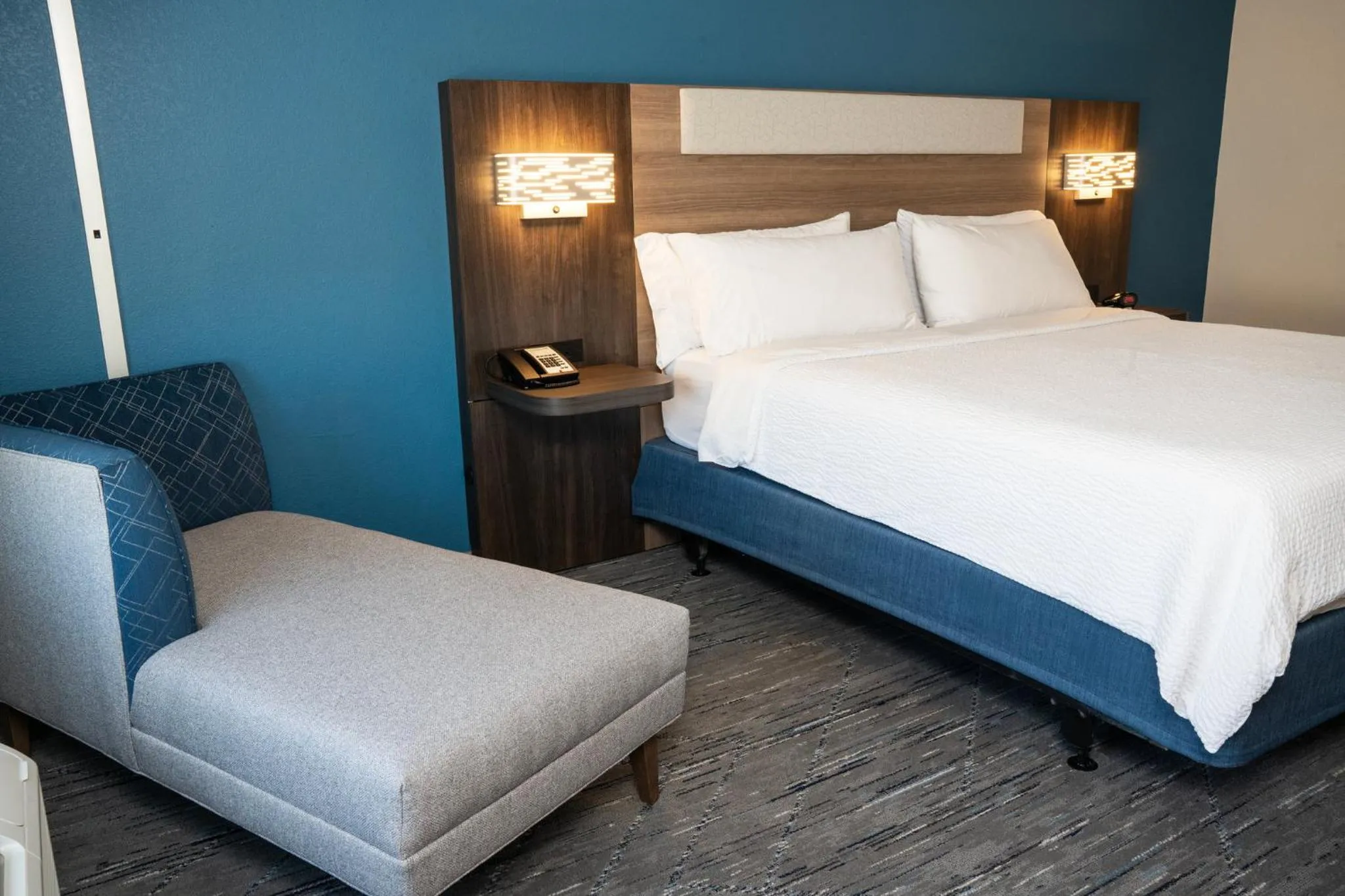 Photo of the whole room, Bed in Holiday Inn Express Las Cruces North by IHG