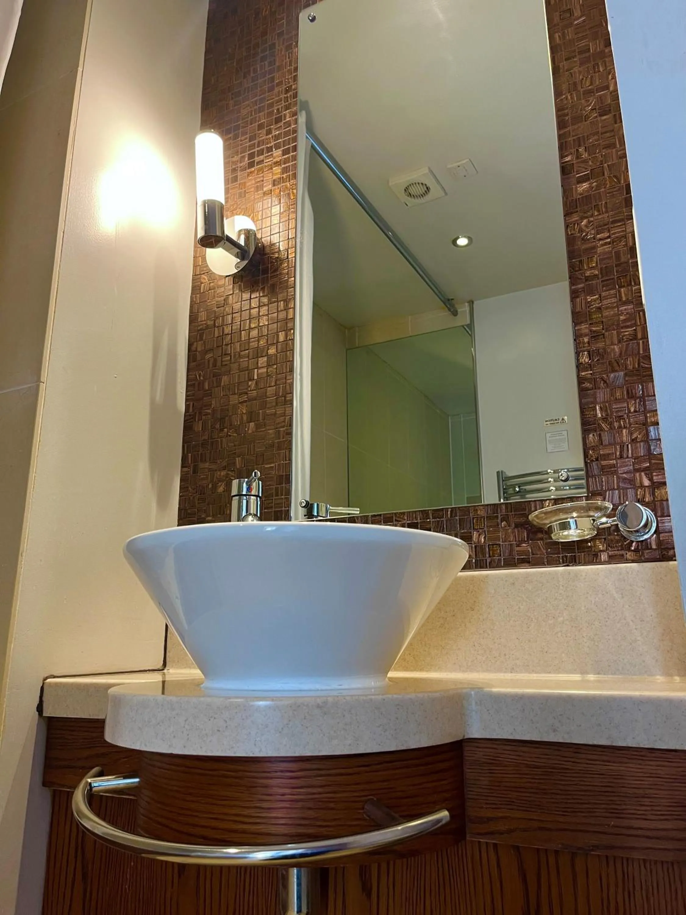 Bathroom in Lazaat Hotel