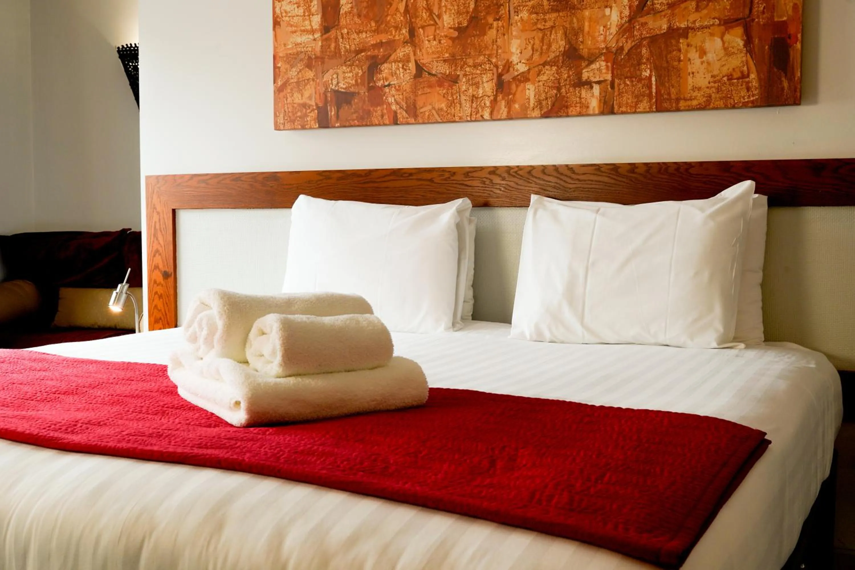 Bedroom, Bed in Lazaat Hotel