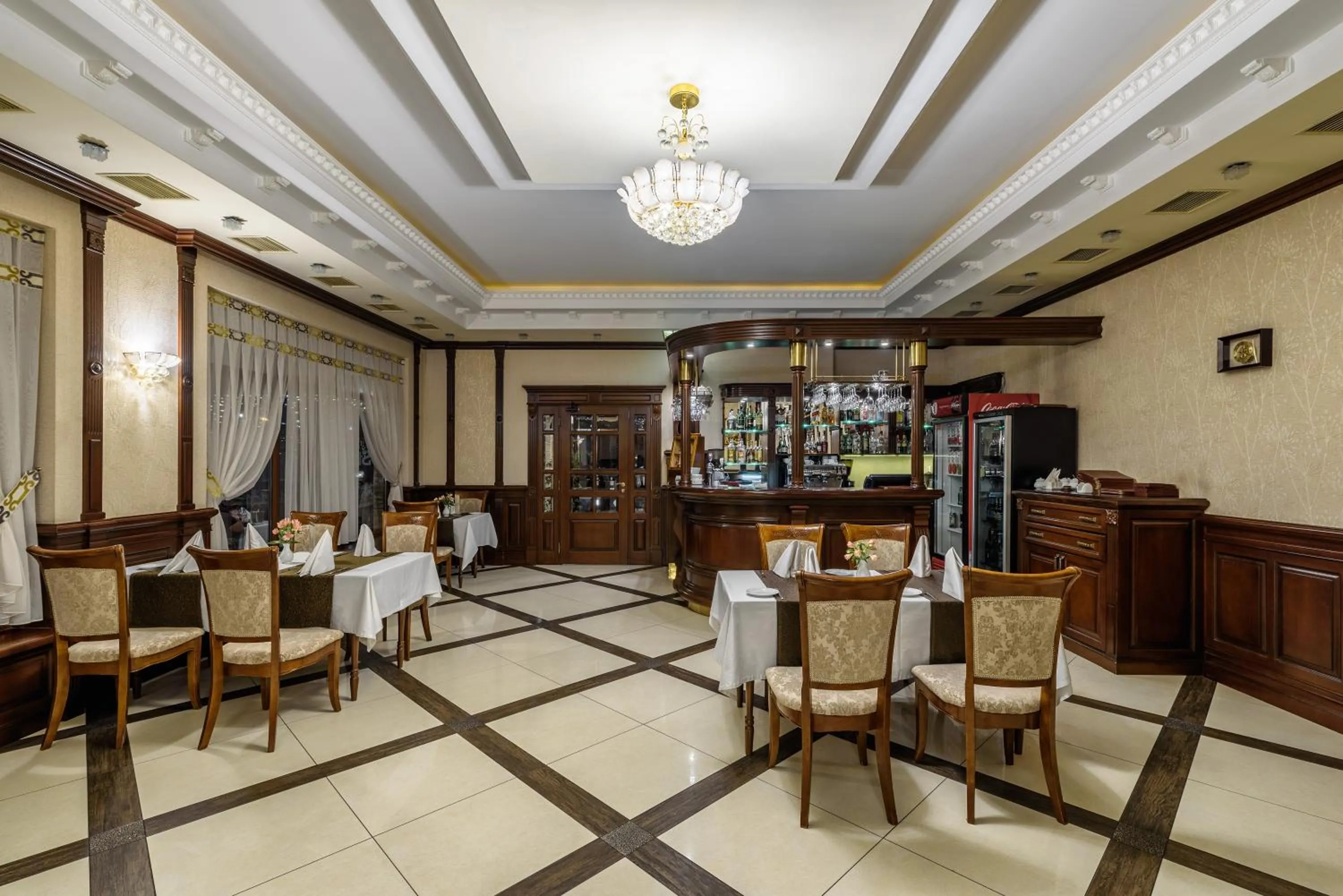 Status Hotel