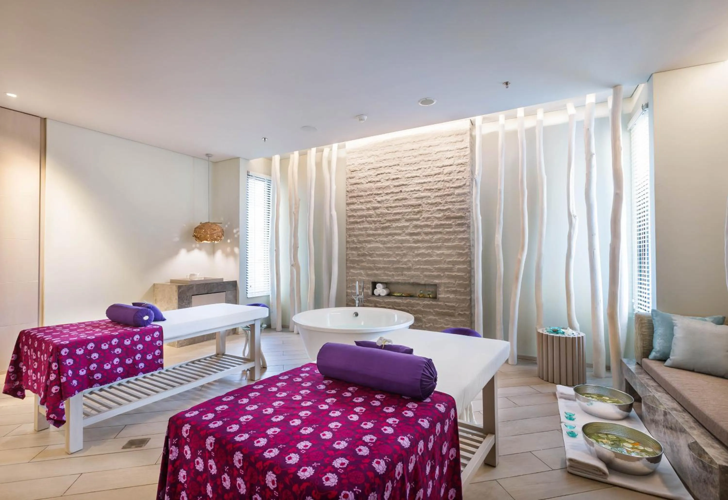 Spa and wellness centre/facilities, Bed in AYANA Komodo Waecicu Beach