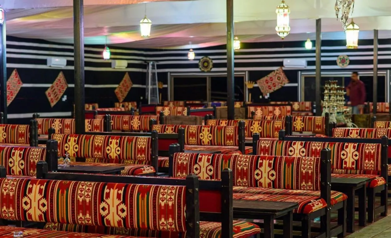 Restaurant/places to eat in Mazayen Rum Camp