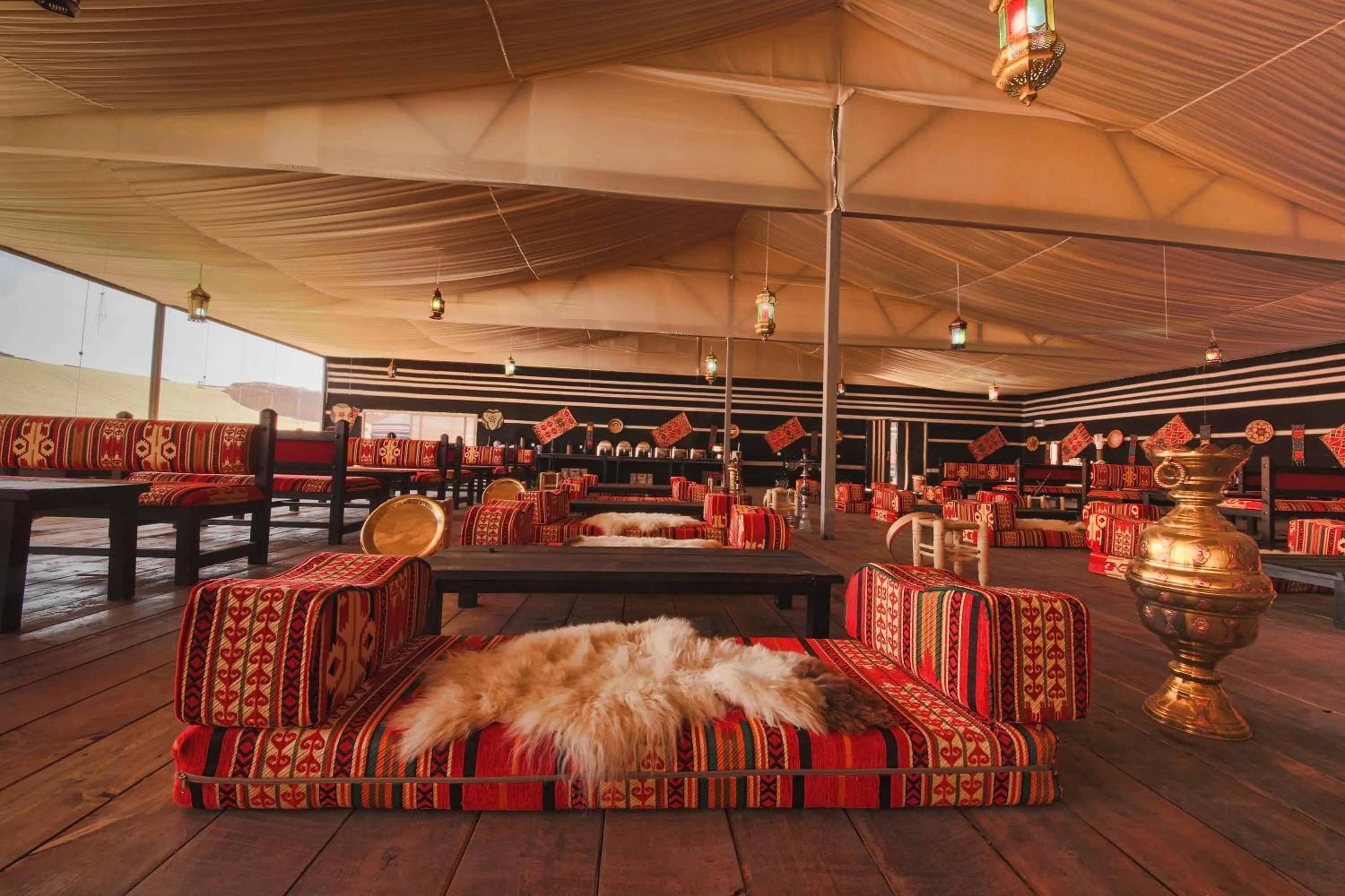 Restaurant/places to eat in Mazayen Rum Camp