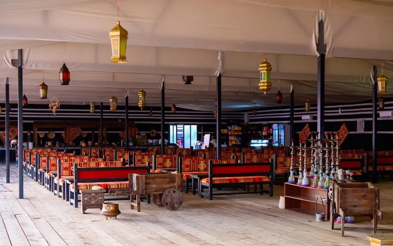 Restaurant/places to eat in Mazayen Rum Camp