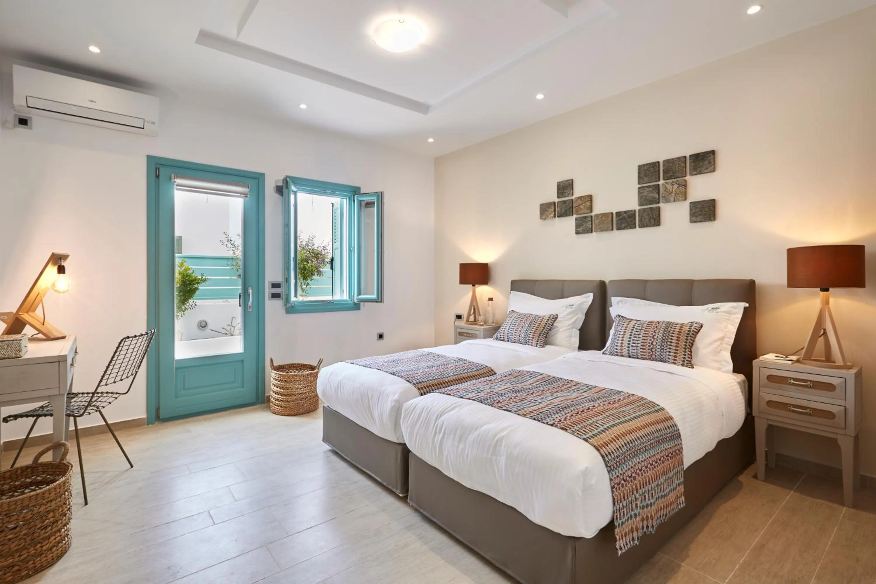 Time of day, Bed in Almyriki Beach Villa