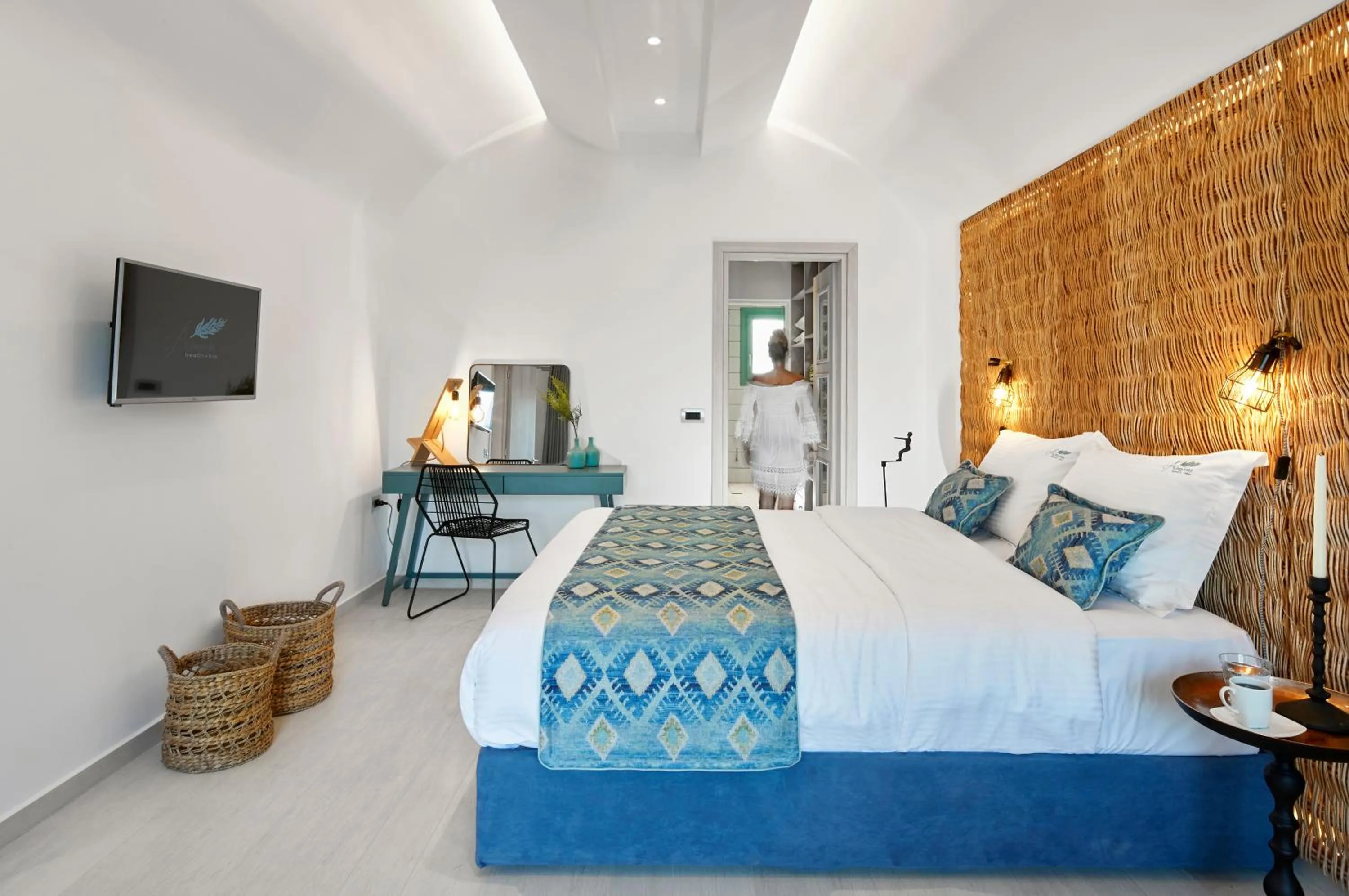 Time of day, Bed in Almyriki Beach Villa