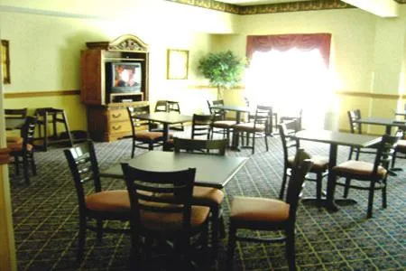 Restaurant/Places to Eat in Country Inn & Suites by Radisson, Somerset, KY