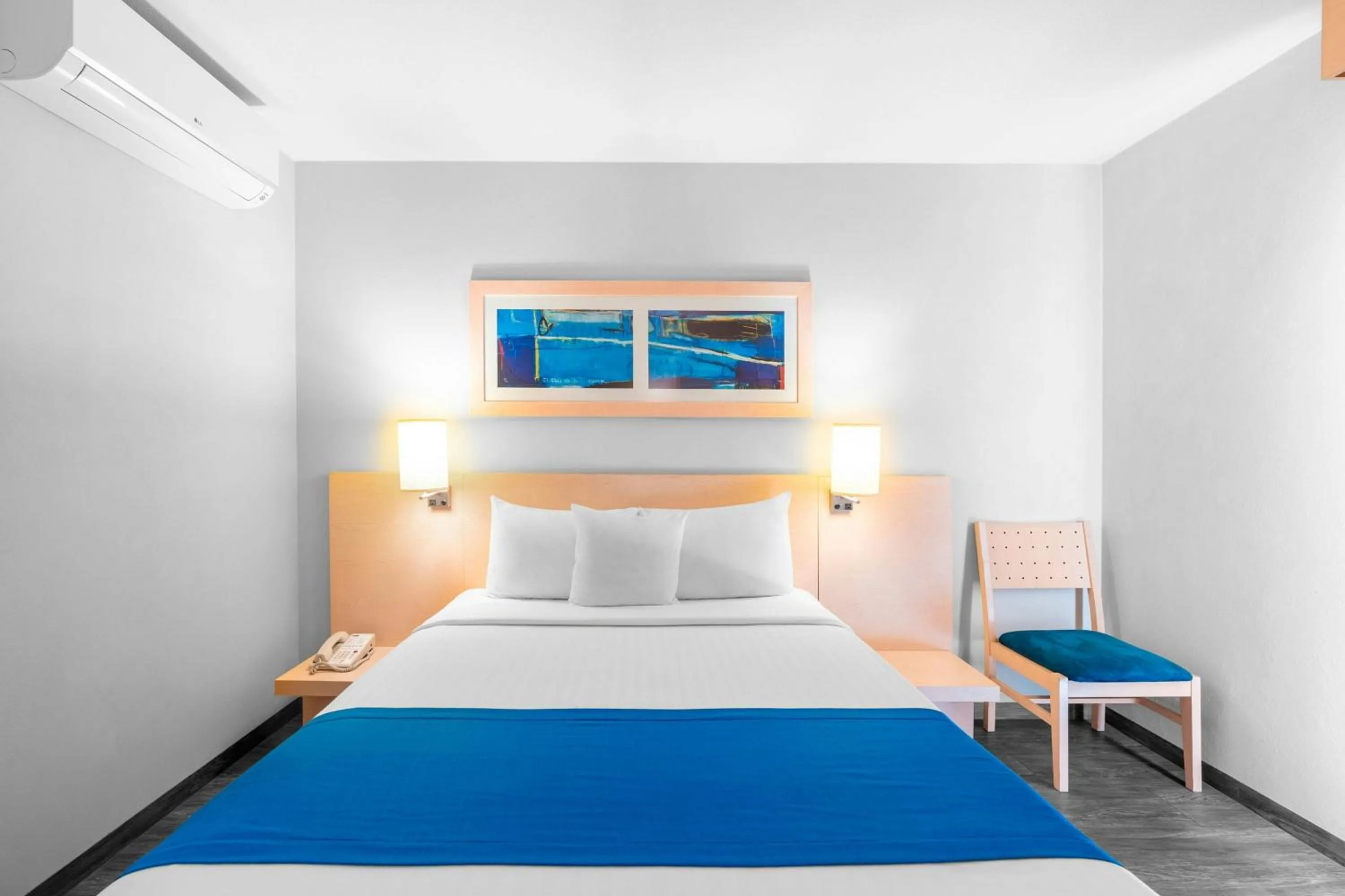 Photo of the whole room, Bed in City Express by Marriott Aguascalientes Sur