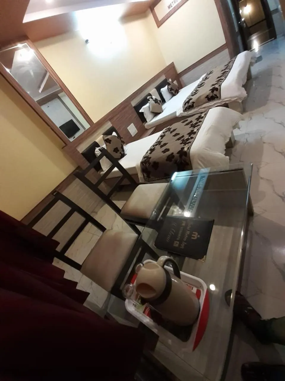 Bed in Hotel Metro Inn