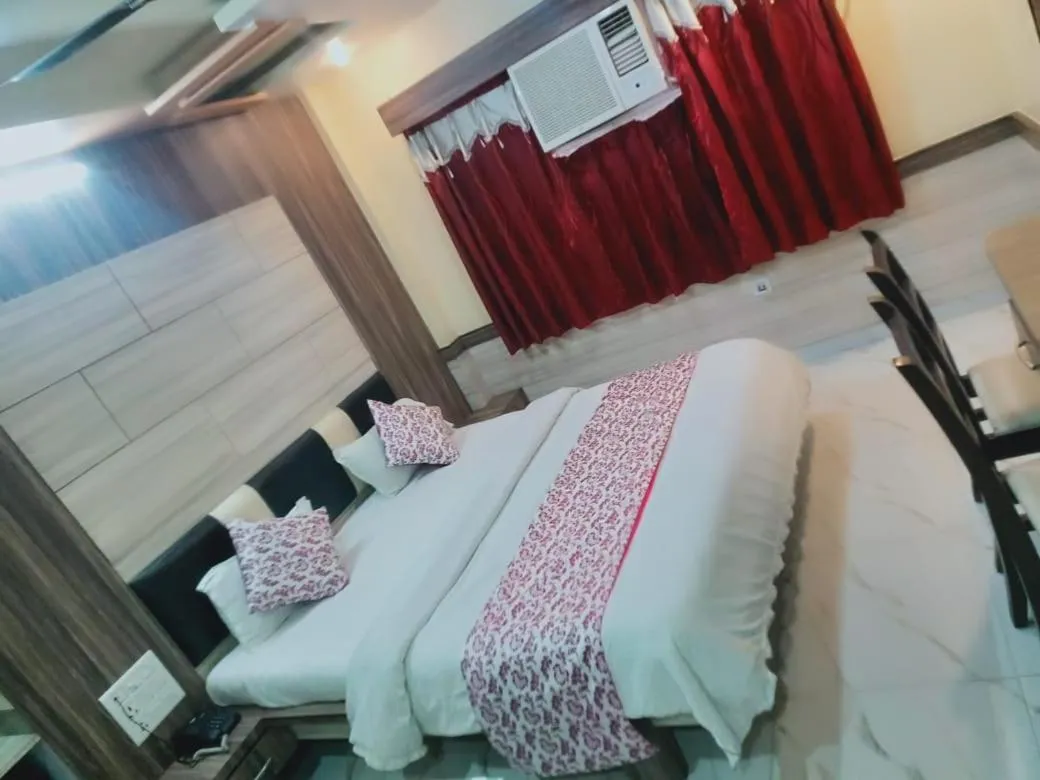 Bed in Hotel Metro Inn