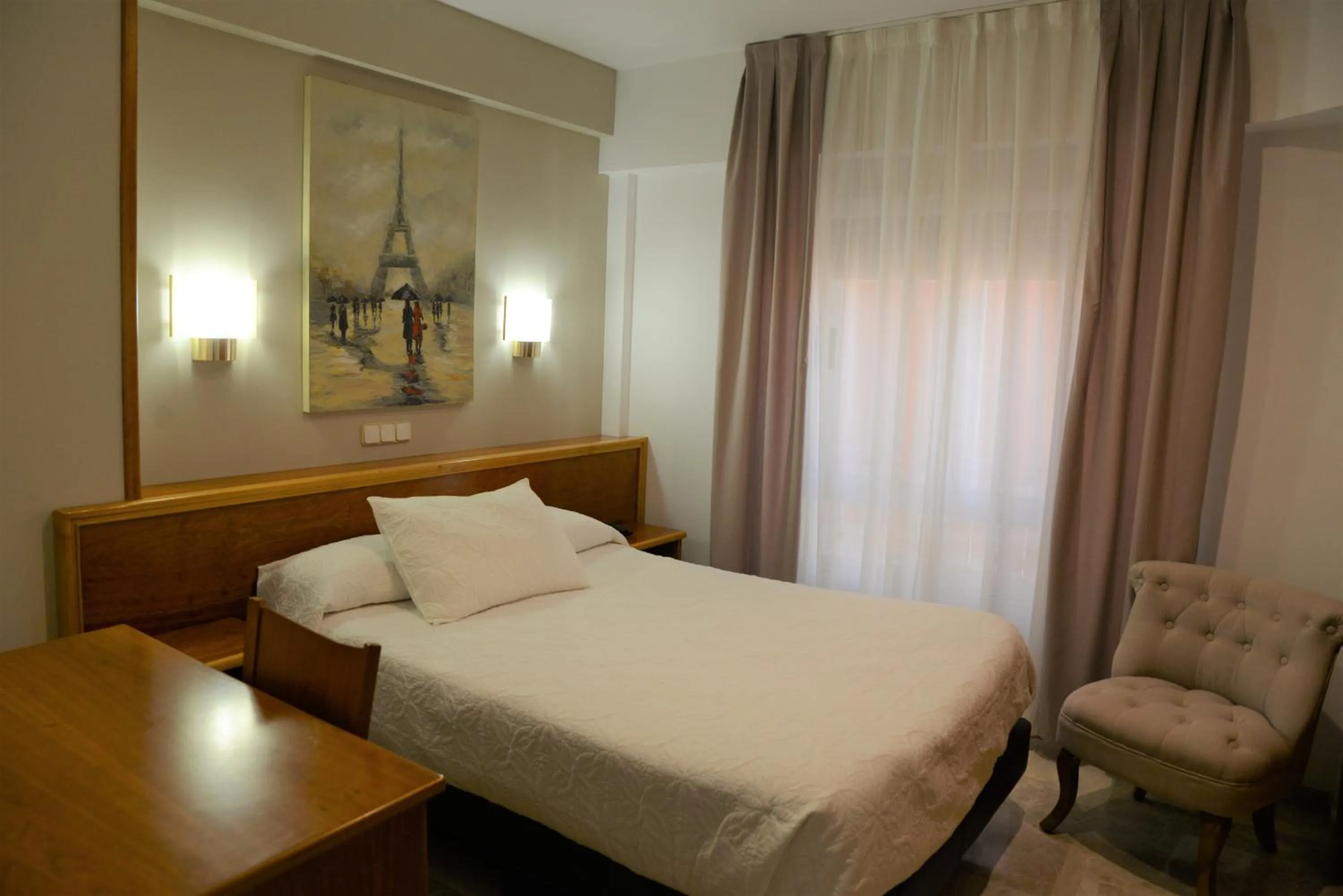 Photo of the whole room, Bed in Hotel Escudero