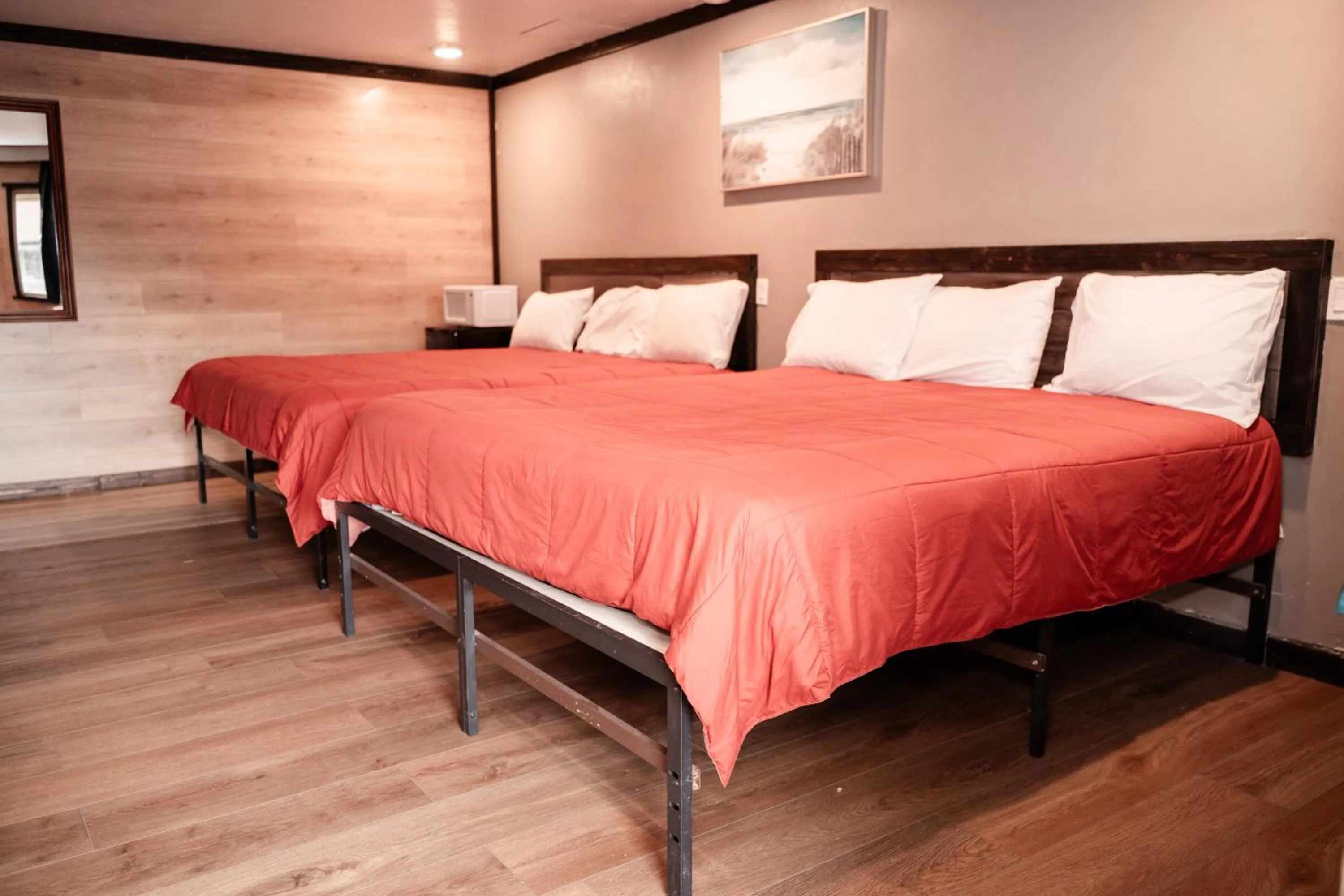 Bed in Provo Inn & Suites