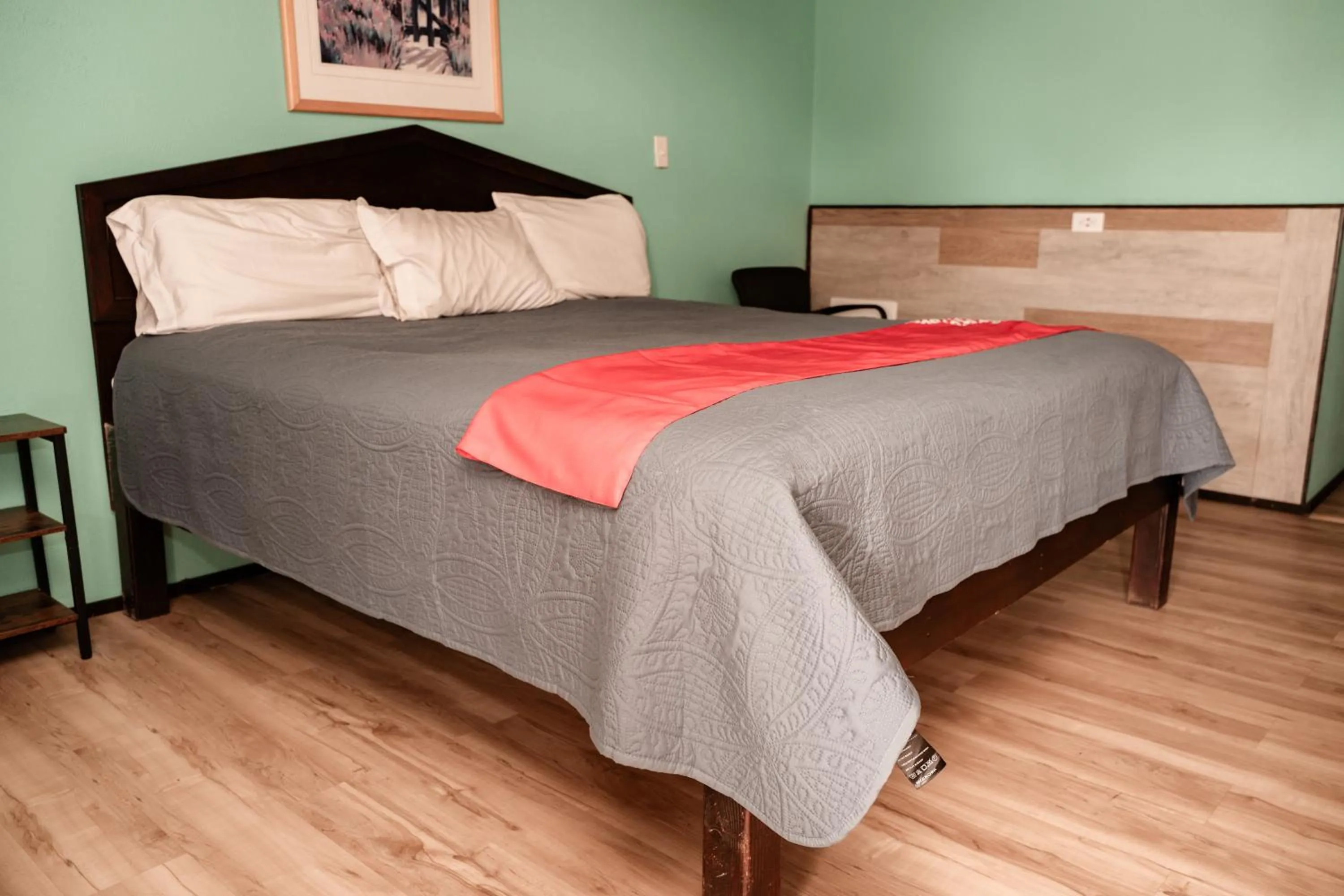 Bed in Provo Inn & Suites