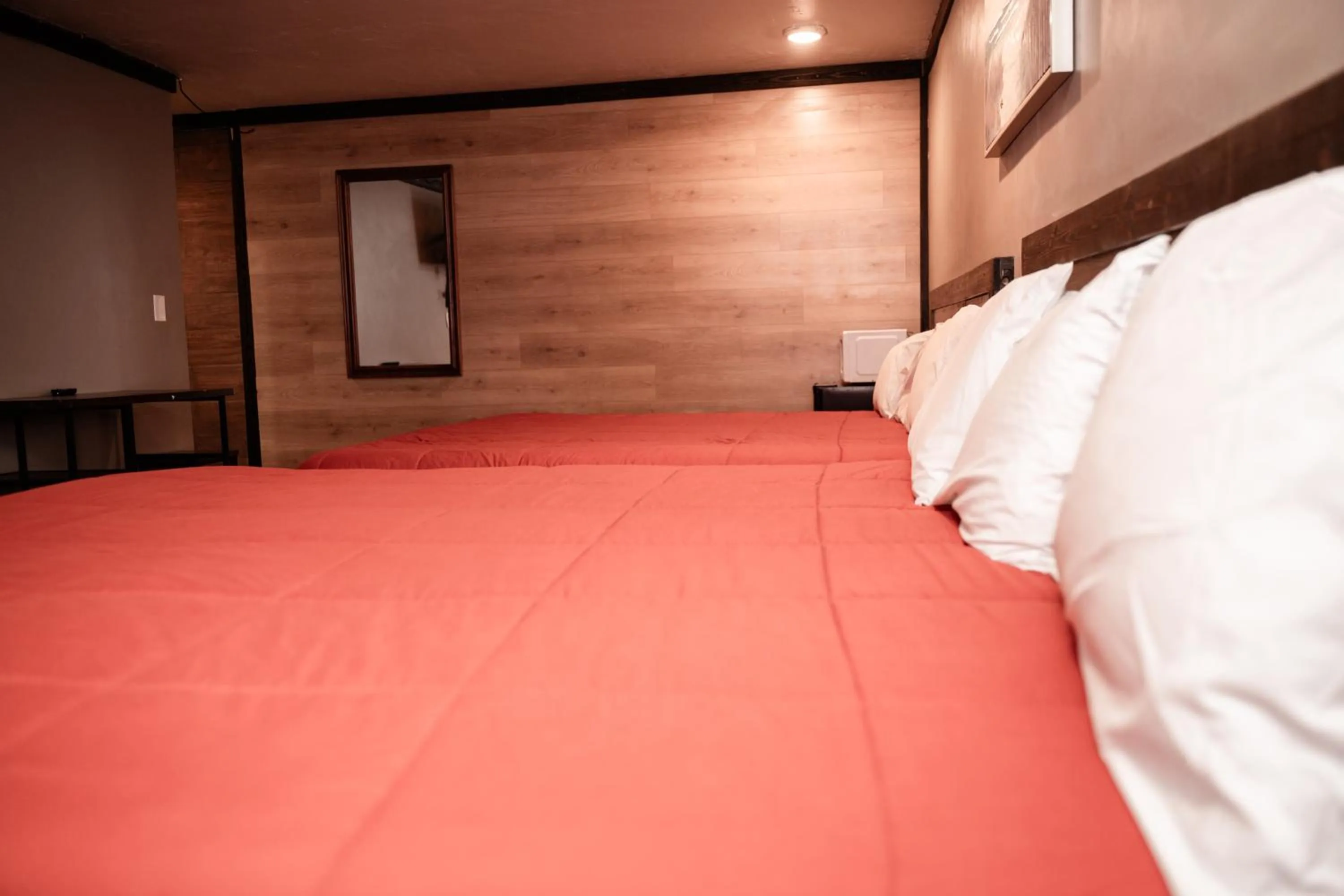 Bed in Provo Inn & Suites