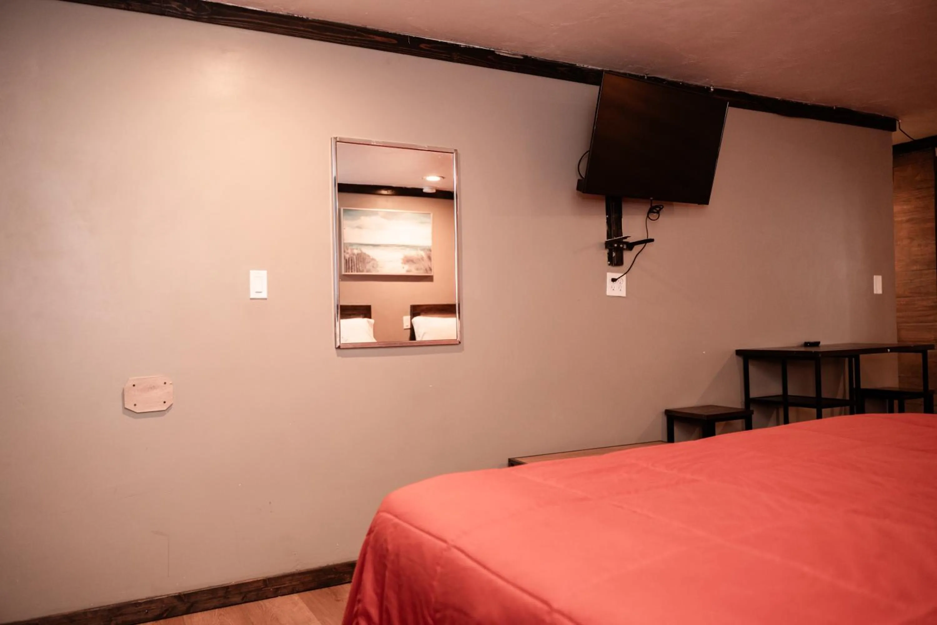 Bed in Provo Inn & Suites