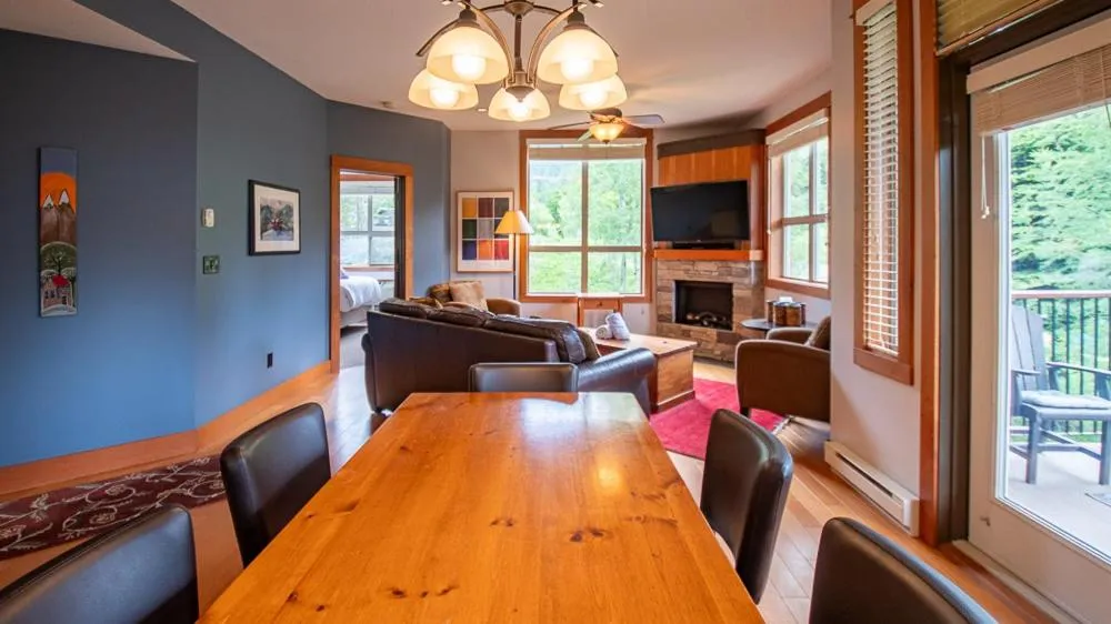 Timberline Lodges by Fernie Lodging Co