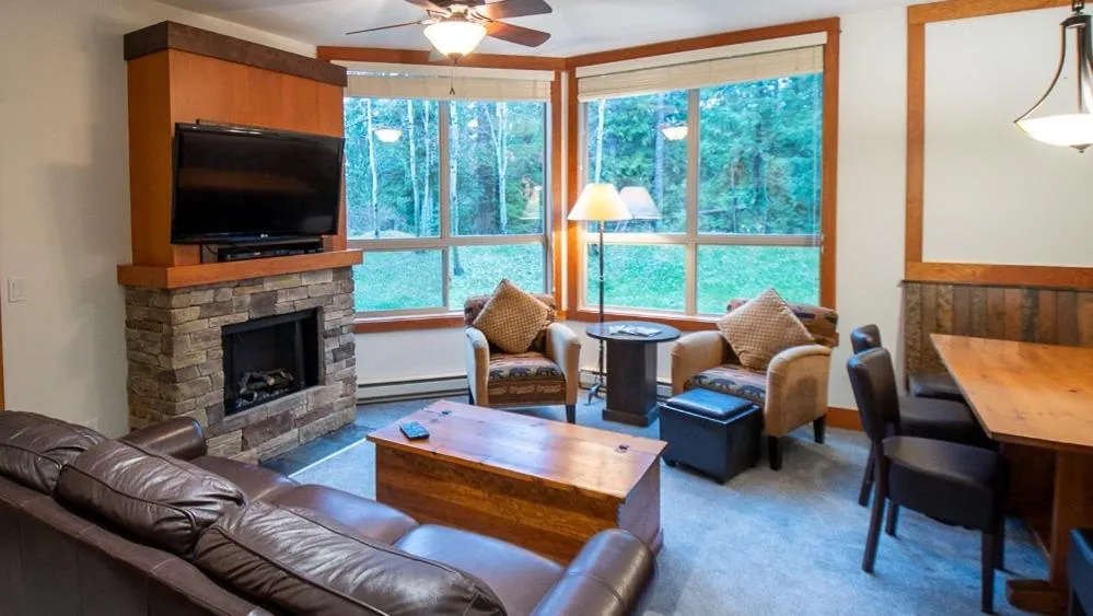 Timberline Lodges by Fernie Lodging Co