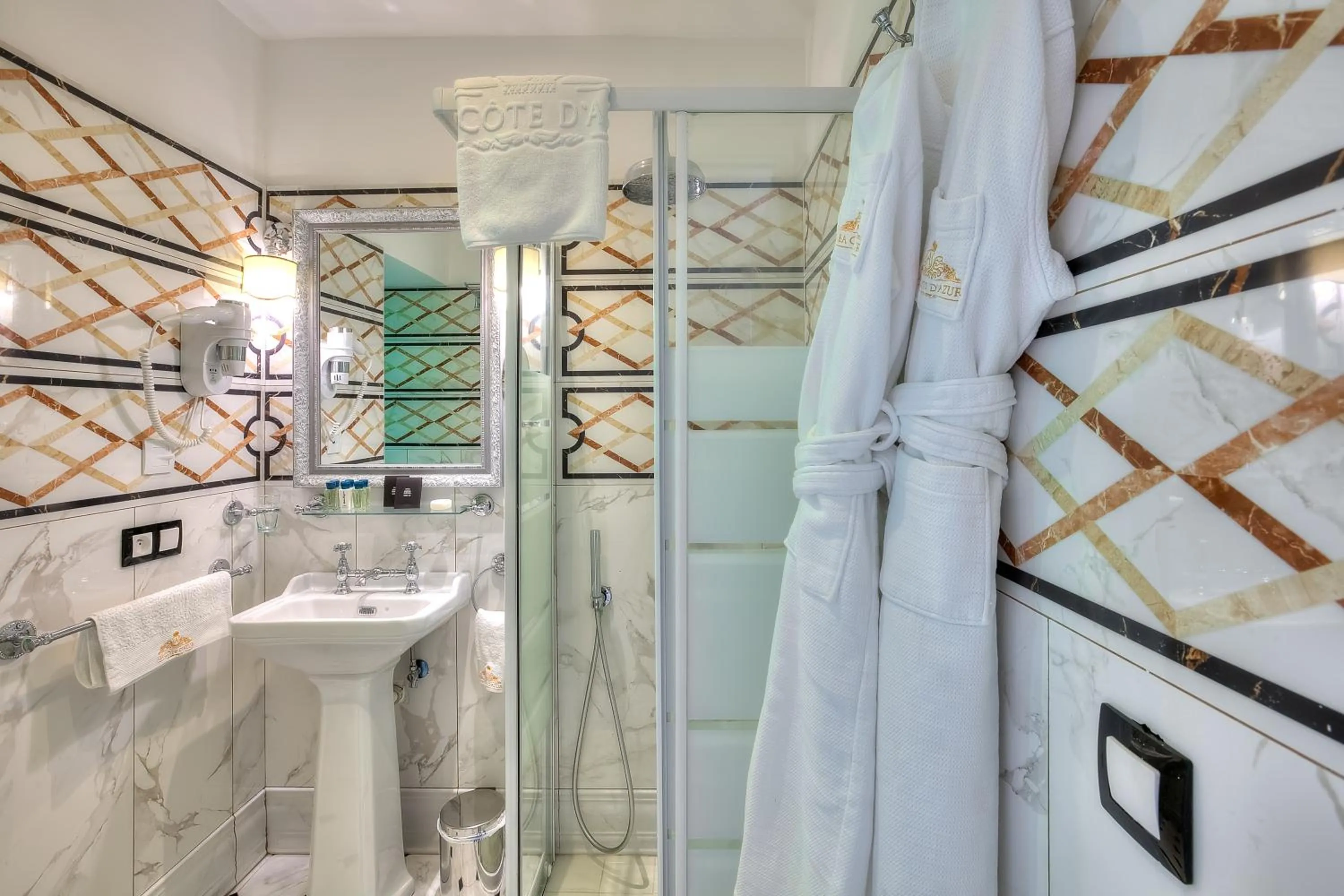 ABA LUXURY B E B Nice